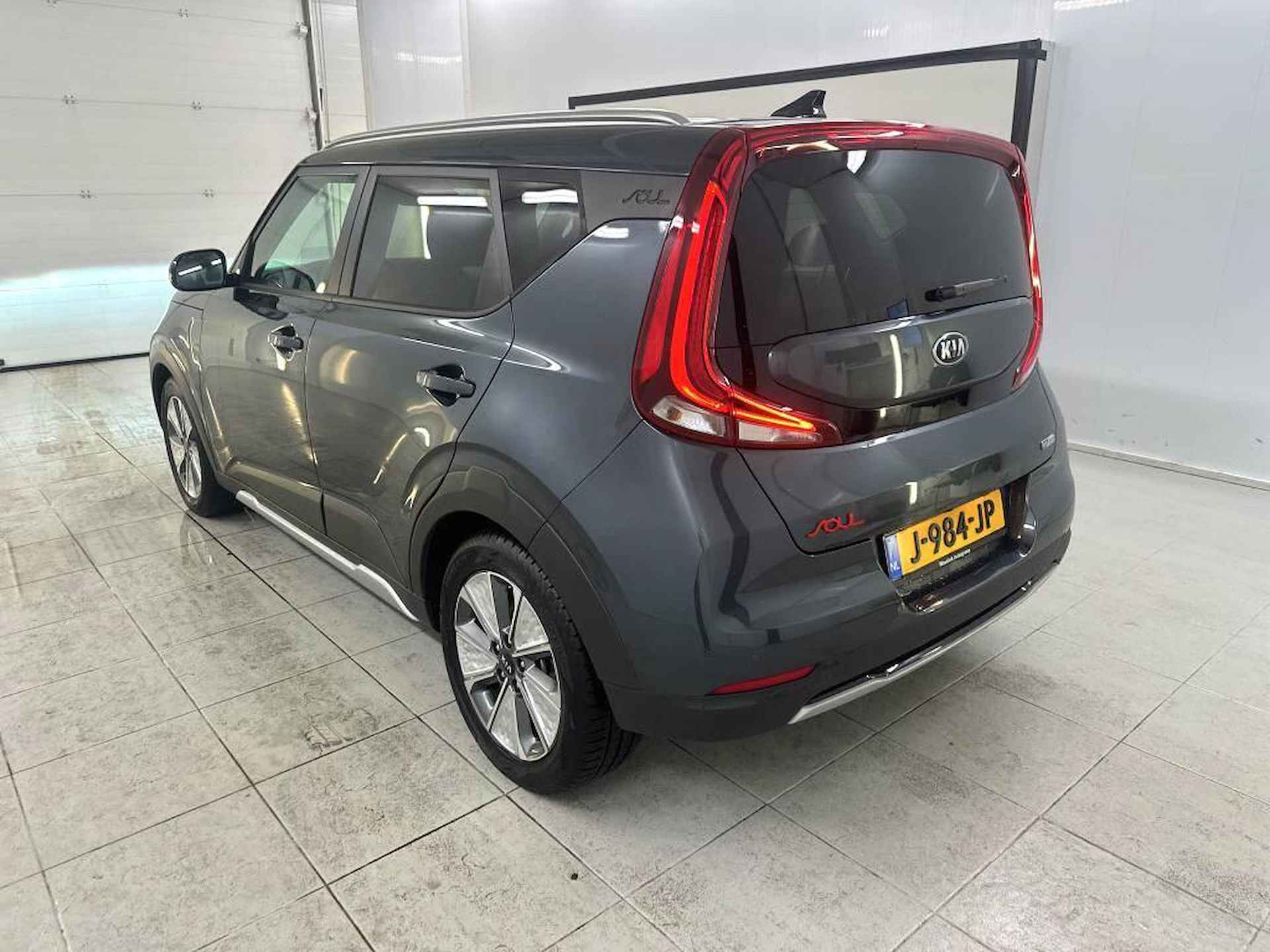 Kia e-Soul ExecutiveLine 64 kWh | €2000 Subsidie | Verwacht!! -> Graag bellen voor meer info - 6/7