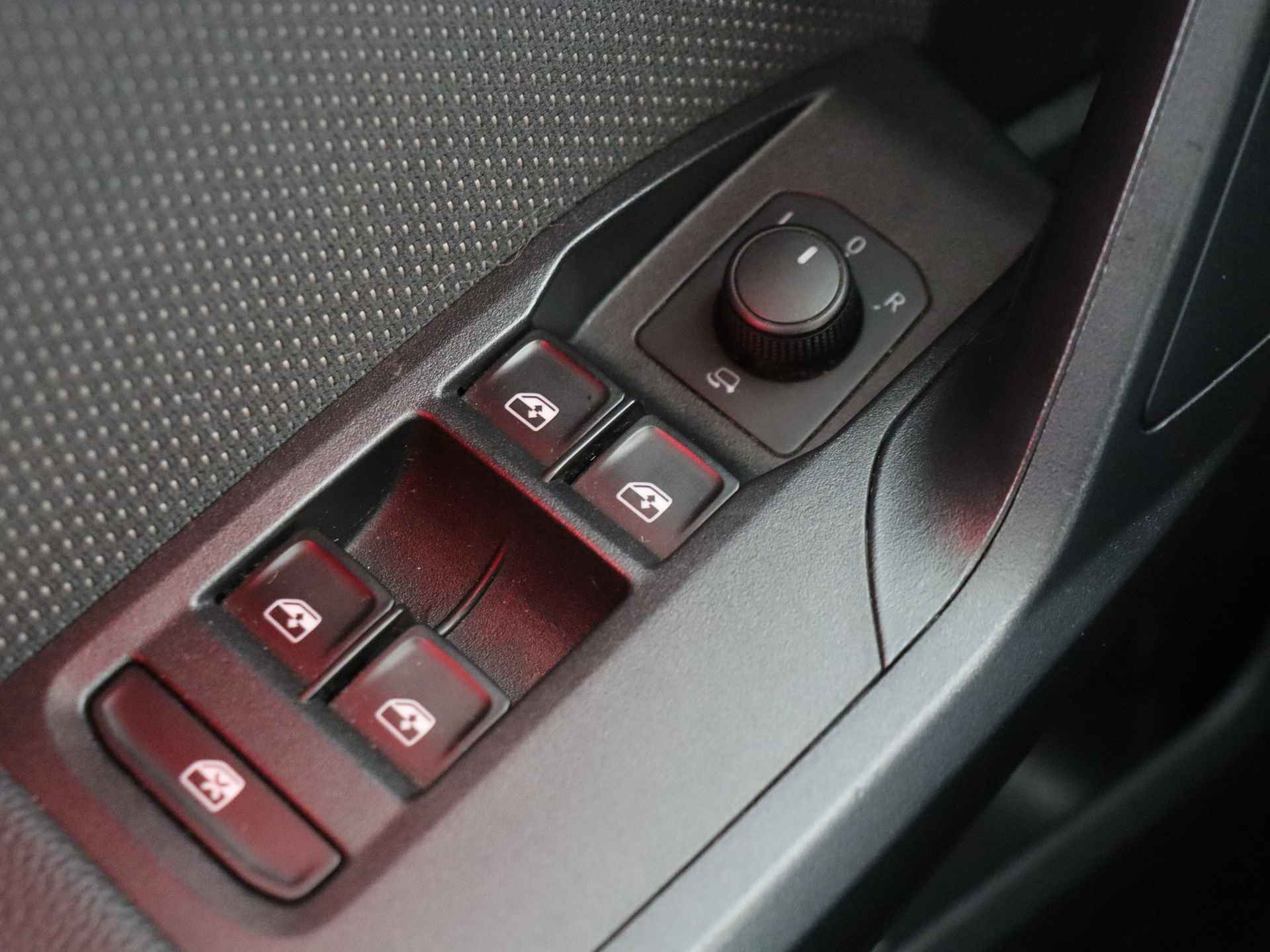 SEAT Arona 1.0 TSI Xcellence Automaat | Navigatie | Climate Control - 31/35