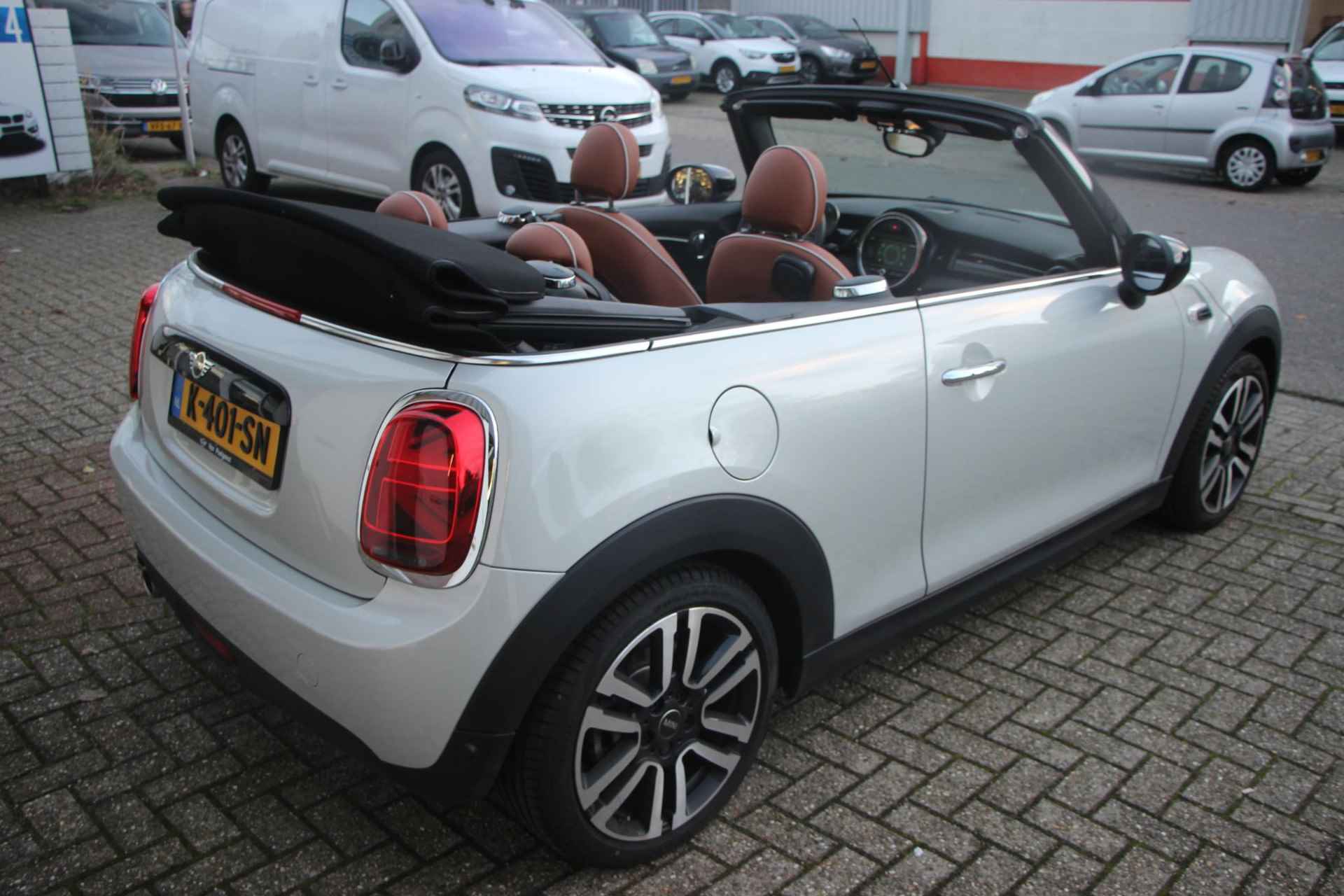 Mini Mini Cabrio 1.5 Cooper Sidewalk Edition - 24/32