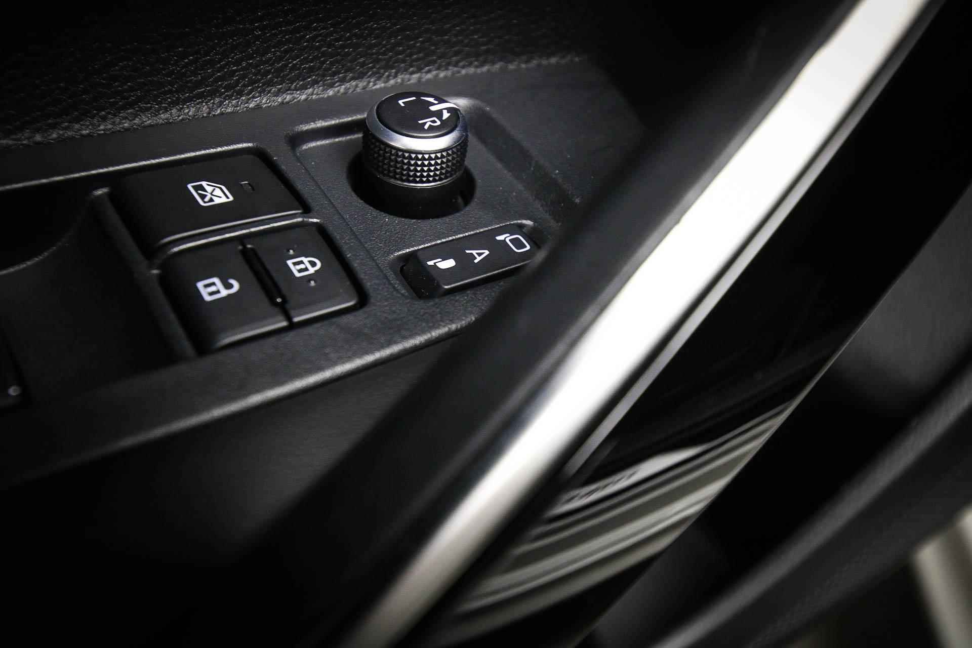 Toyota Corolla 2.0 Hybrid Premium | LED | HEAD-UP | HALF LEDER | JBL DAB | APPLE | CAMERA | 18" - 21/52
