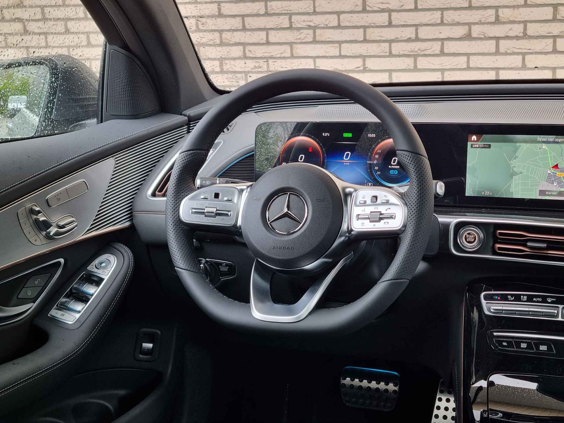 Mercedes-Benz EQC 400 4-Matic AMG-Line | Trekhaak | Schuifdak | Rij-assistentiepakket | Apple Carplay - 14/24