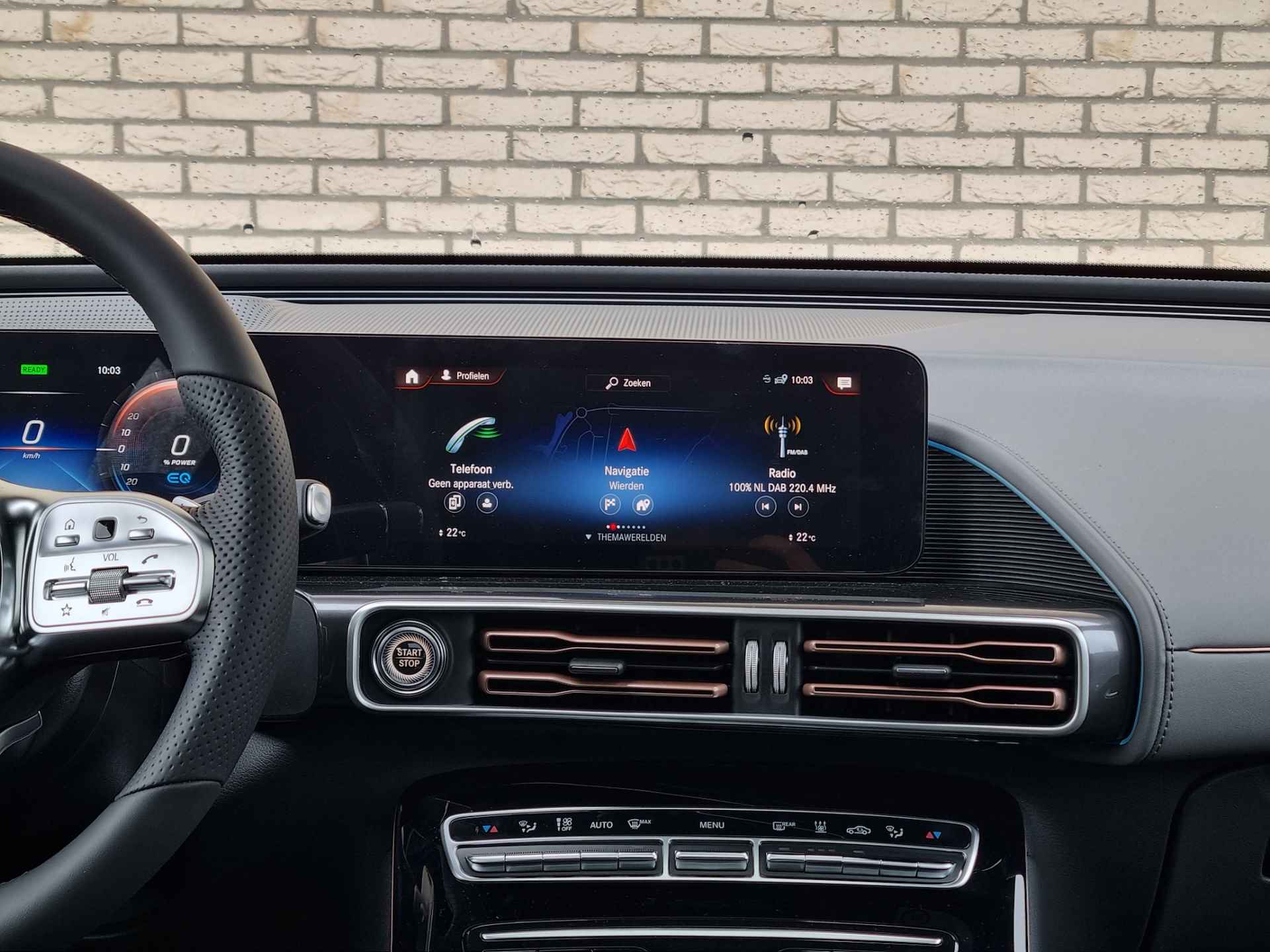 Mercedes-Benz EQC 400 4-Matic AMG-Line | Trekhaak | Schuifdak | Rij-assistentiepakket | Apple Carplay - 18/24