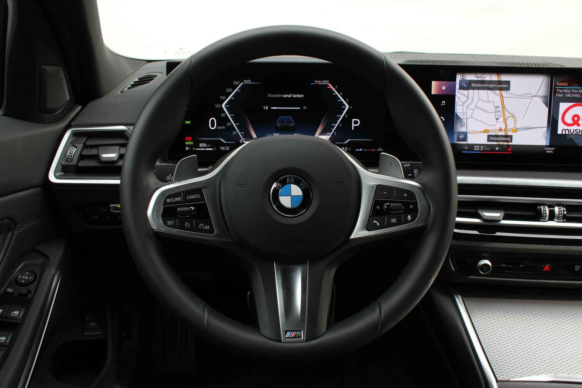 BMW 3 Serie Touring 318i High Executive M Sport Automaat / Panoramadak / Trekhaak / Sportstoelen / Stoelverwarming / Parking Assistant / Live Cockpit Plus / Widescreen Display - 17/29