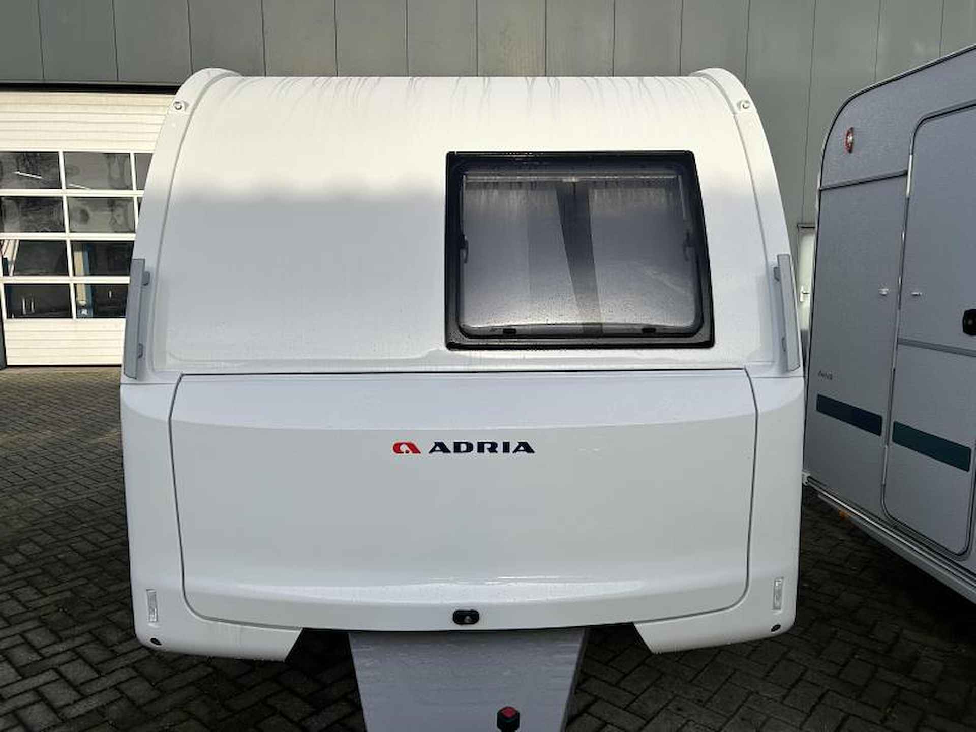 Adria Altea 402 PH COMPACTE CARAVAN! - 3/8