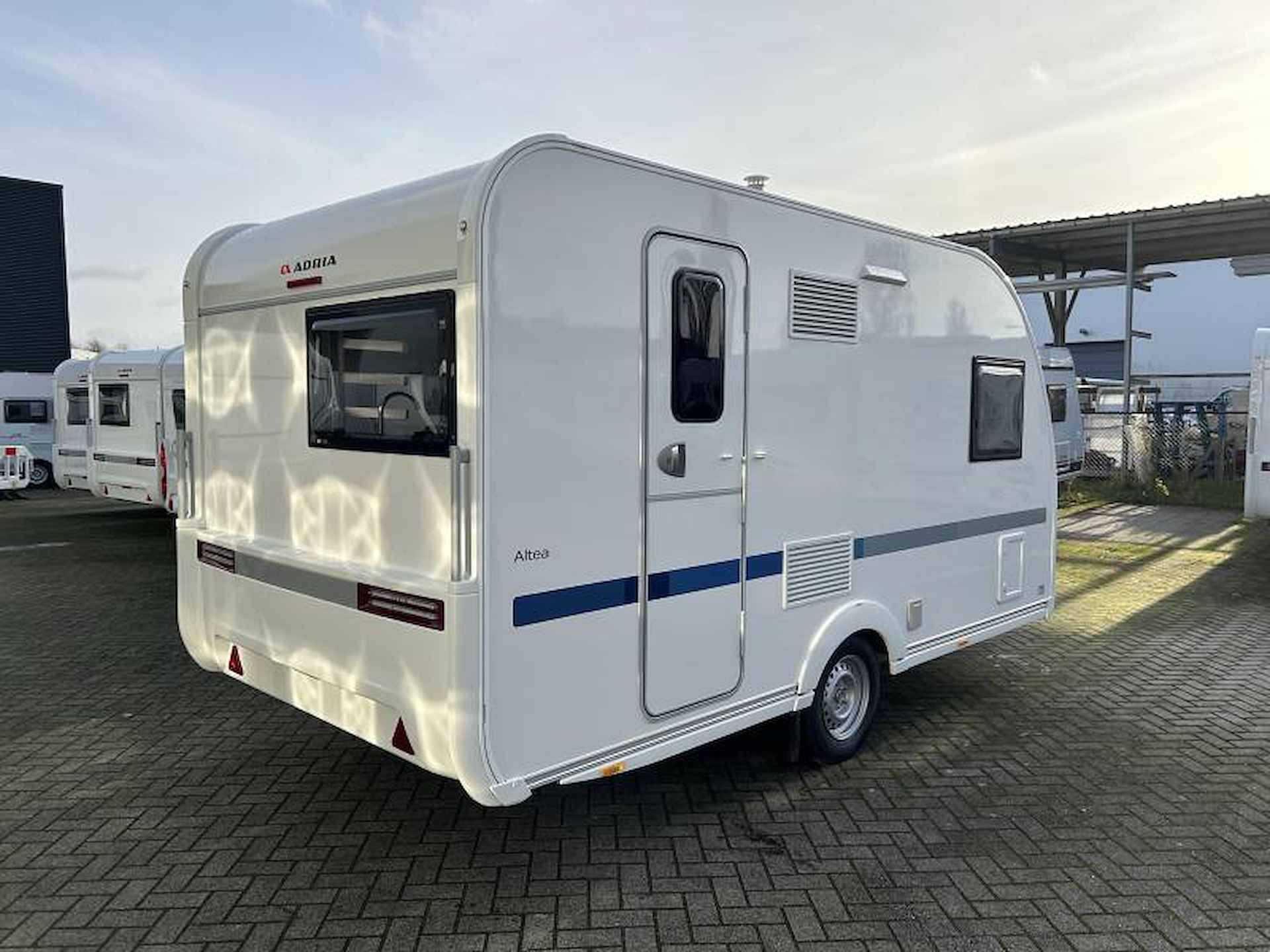 Adria Altea 402 PH COMPACTE CARAVAN! - 5/8