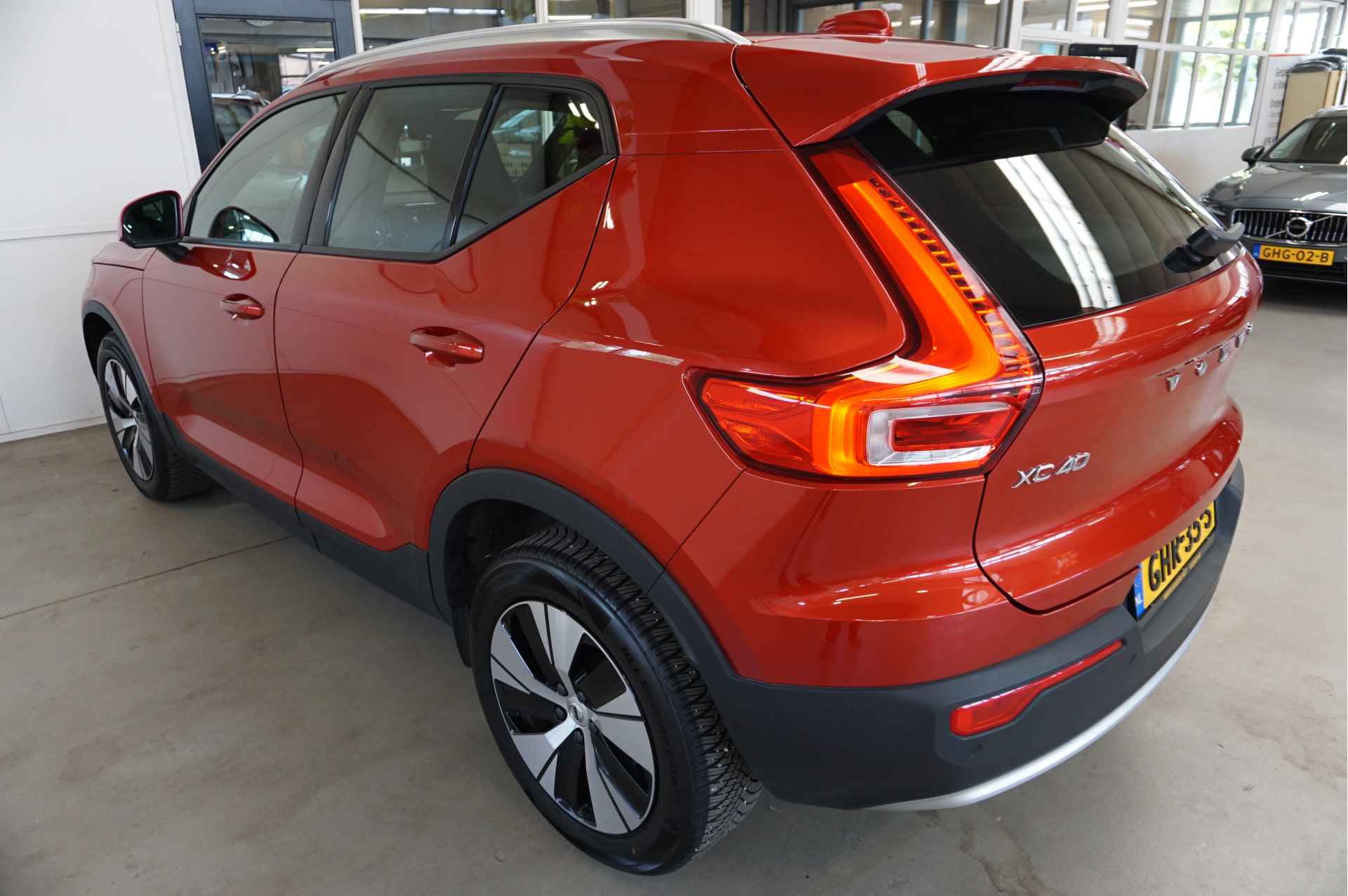 Volvo XC40 2.0 B3 Core Hybride Navi Camera 179Pk - 9/44