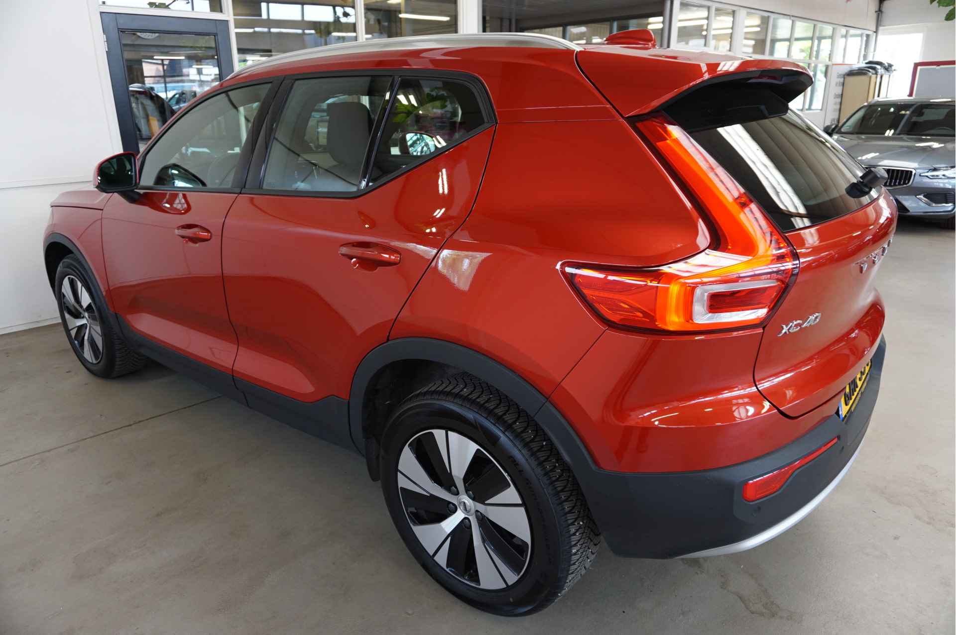 Volvo XC40 2.0 B3 Core Hybride Navi Camera 179Pk - 26/44