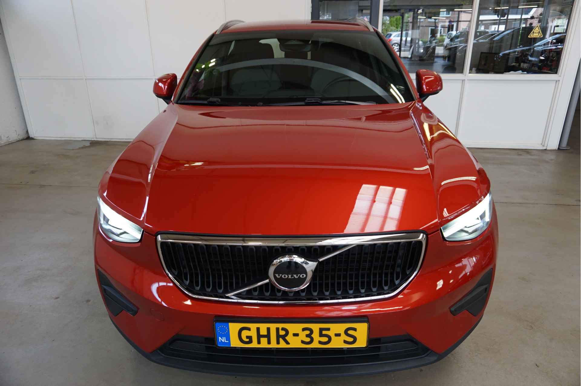 Volvo XC40 2.0 B3 Core Hybride Navi Camera 179Pk - 30/44