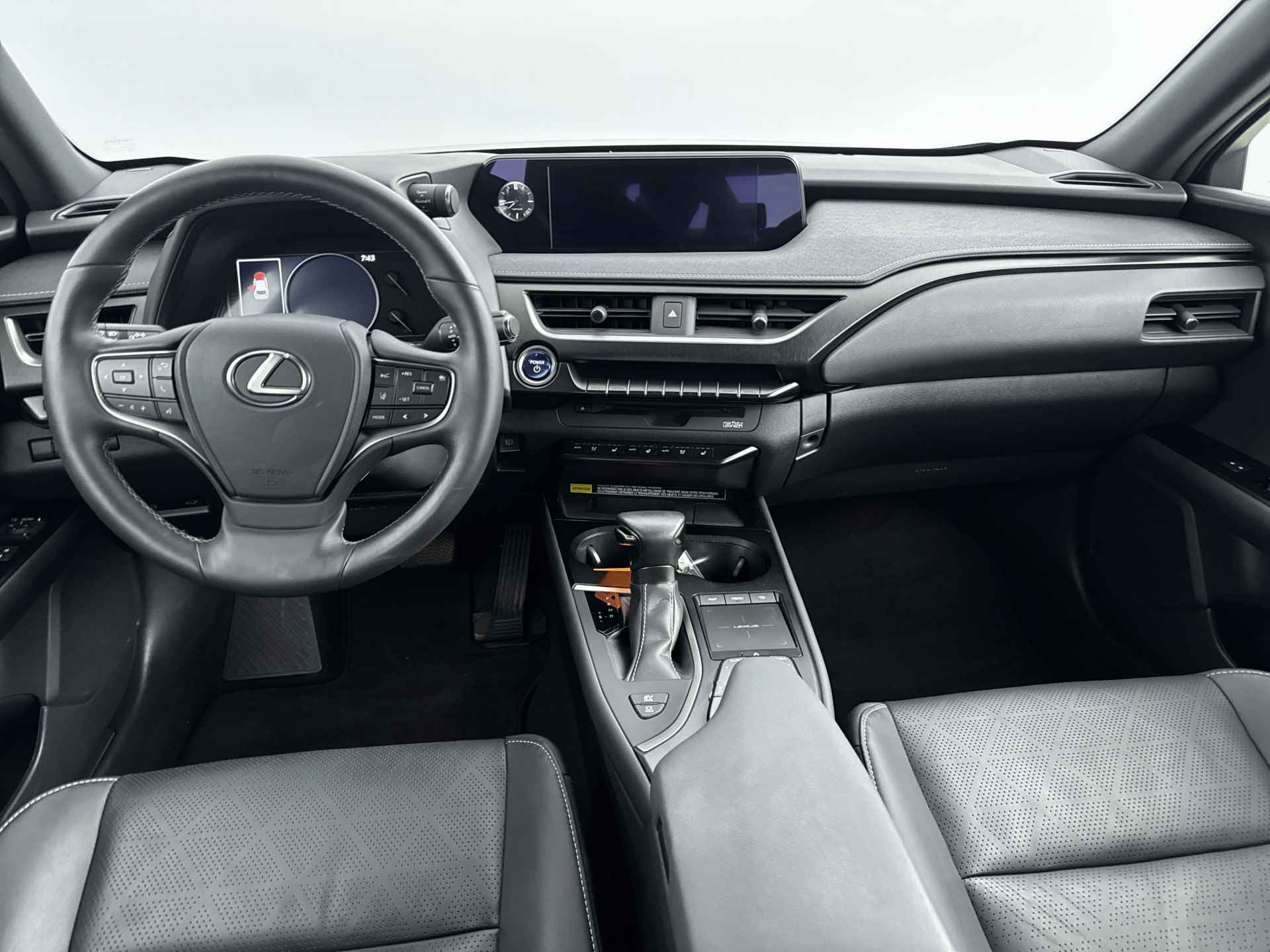 Lexus UX 250h Executive Line Limited | Mark Levinson | President Pack | Stoelverwarming/-Verkoeling | Stuurverwarming | Stoelgeheugen | Navigatie | Triple LED | - 6/41