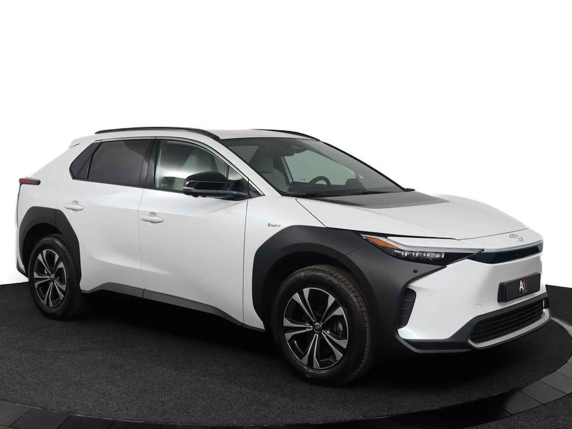 Toyota bZ4X Premium 71 kWh | Nieuw uit voorraad leverbaar! | 10 jaar fabrieksgarantie! | - 14/88