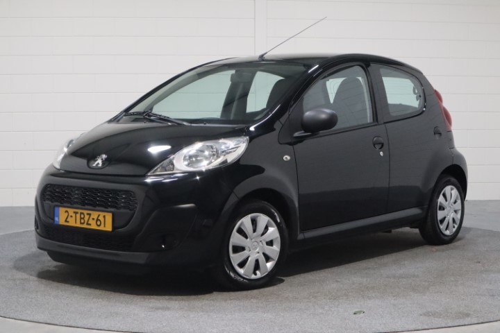 Peugeot 107 1.0 Access Accent 5 Drs. NL, Boekjes, BLACK BEAUTY .. ZEER BETROUWBAAR en LEKKER ZUINIG ..