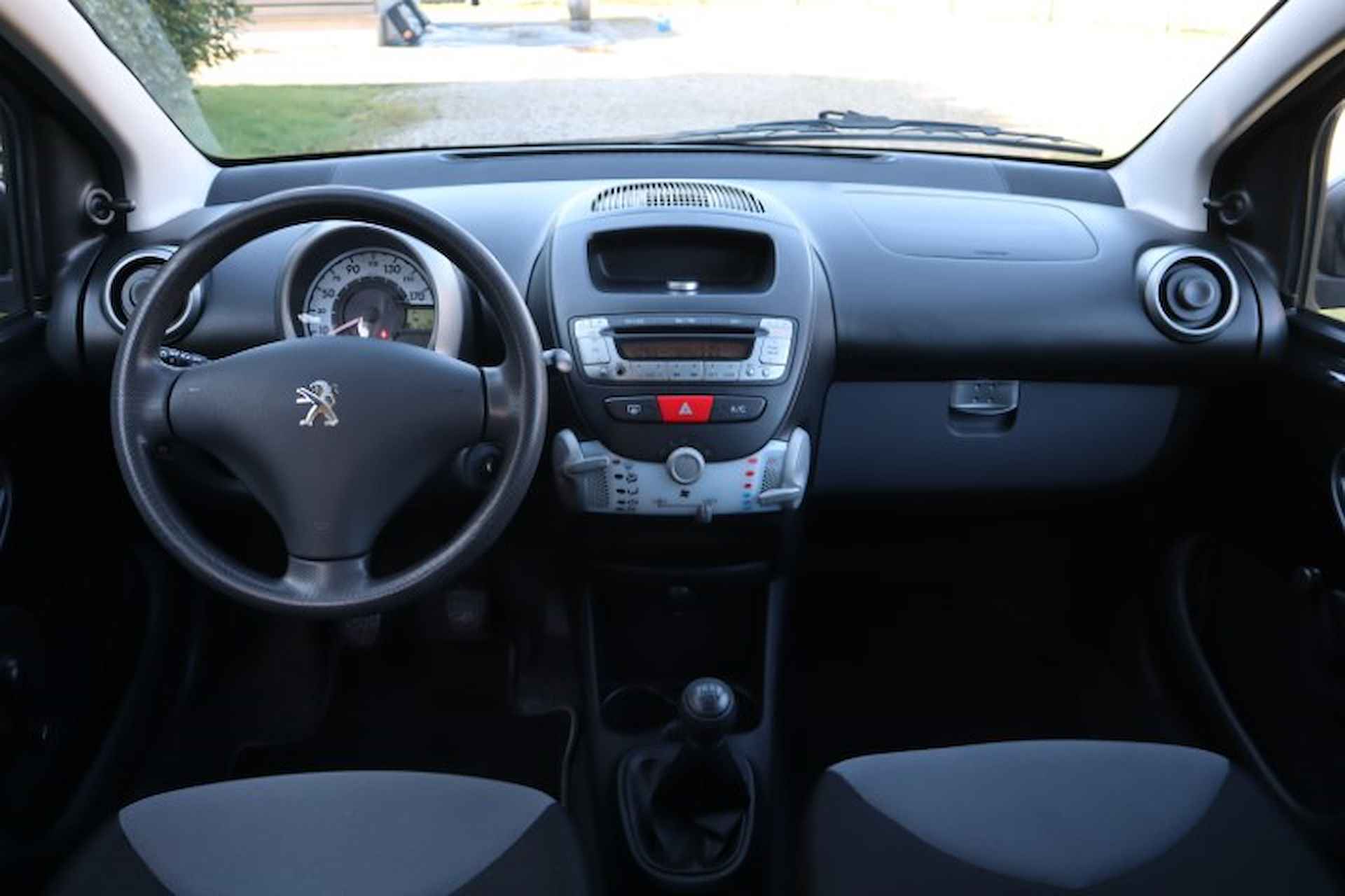 Peugeot 107 1.0 Access Accent 5 Drs. NL, Boekjes, BLACK BEAUTY .. ZEER BETROUWBAAR en LEKKER ZUINIG .. - 24/38