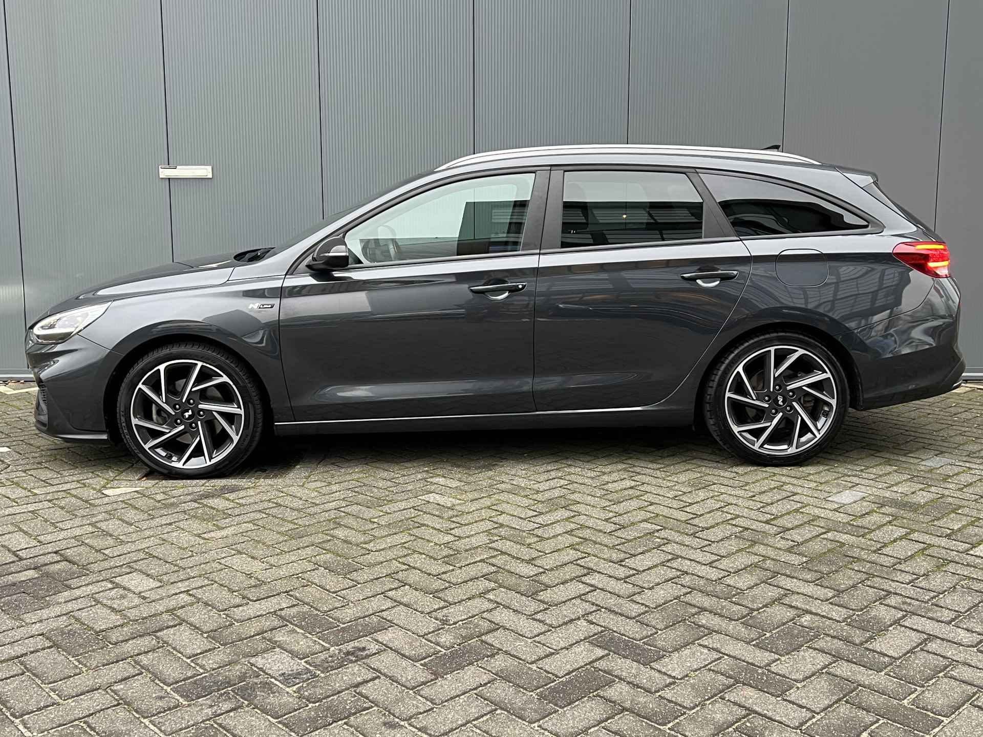 Hyundai i30 Wagon 1.5 T-GDi 160pk MHEV N-Line | Camera | Leder | Bestuurdersstoel met geheugen | 18'' velgen | Dodehoek Detectie | Keyless e - 2/29