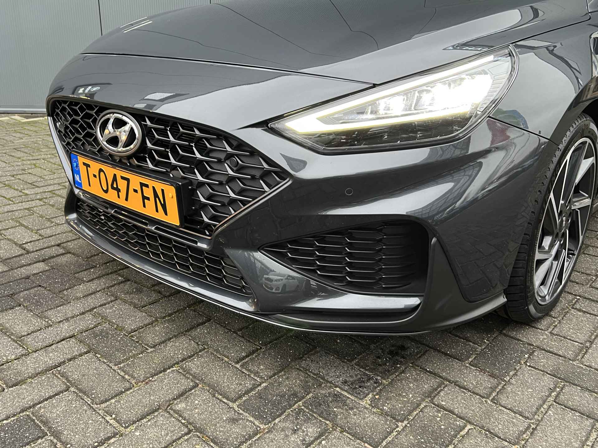 Hyundai i30 Wagon 1.5 T-GDi 160pk MHEV N-Line | Camera | Leder | Bestuurdersstoel met geheugen | 18'' velgen | Dodehoek Detectie | Keyless e - 8/29