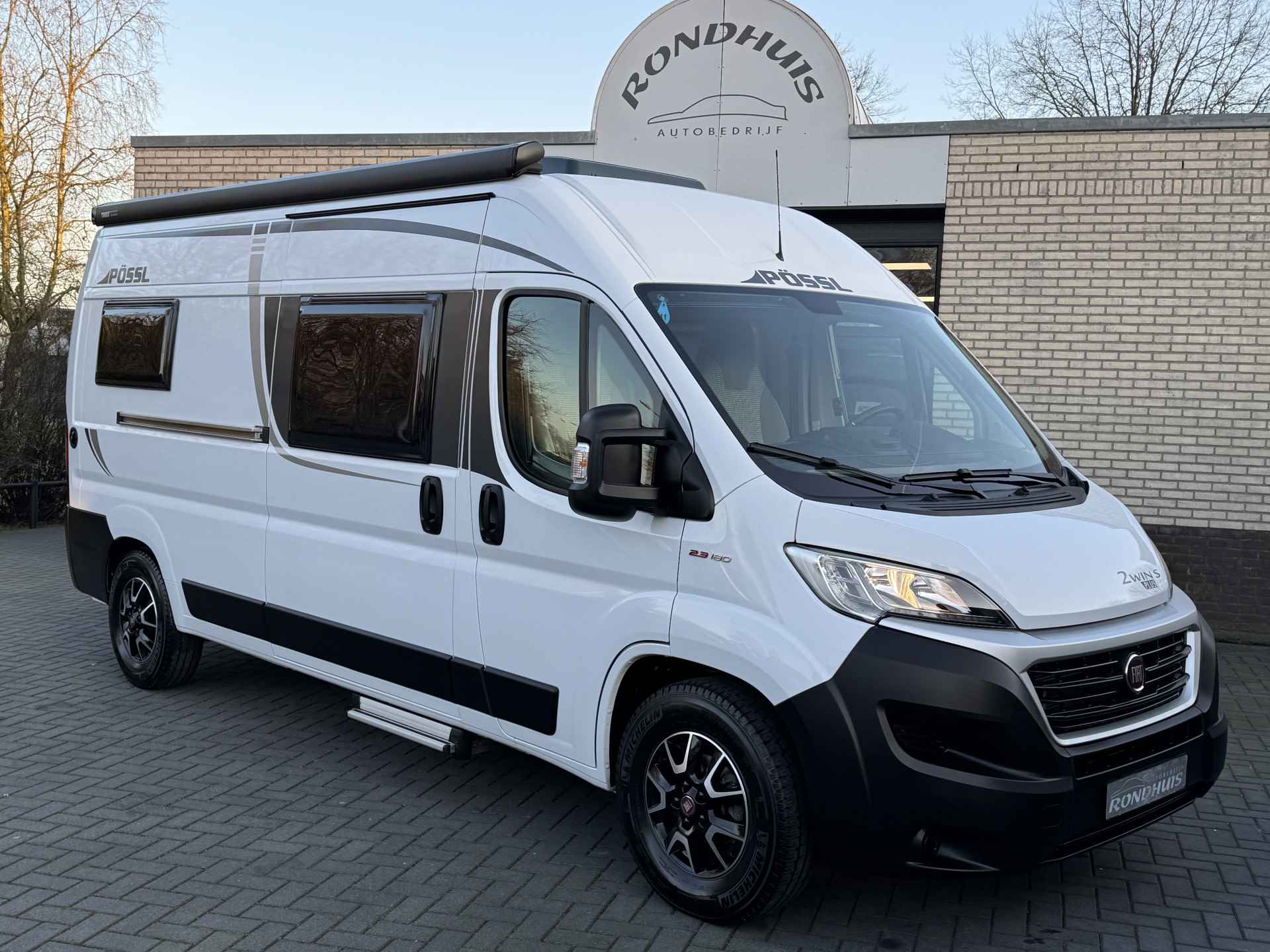 Pössl 2Win S Plus 600 D-Line 180 pk AUTOMAAT 9-Traps Euro6 Fiat Ducato **Slechts 6 meter/Groot dwarsbed/4 zitplaatsen/Luifel/Zonnepane - 45/69