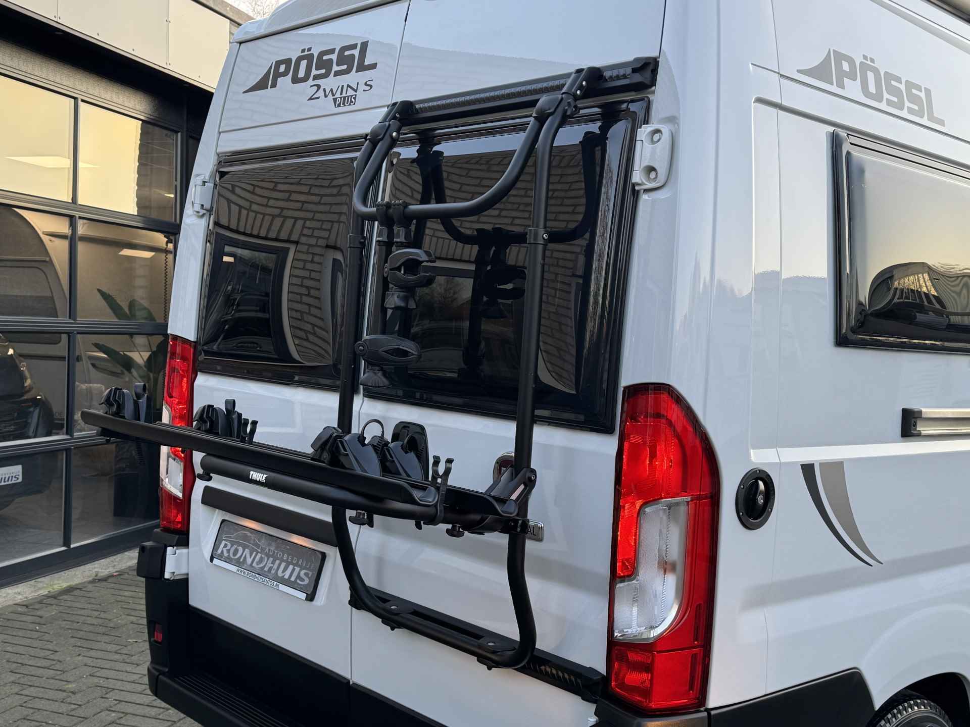 Pössl 2Win S Plus 600 D-Line 180 pk AUTOMAAT 9-Traps Euro6 Fiat Ducato **Slechts 6 meter/Groot dwarsbed/4 zitplaatsen/Luifel/Zonnepane - 52/69