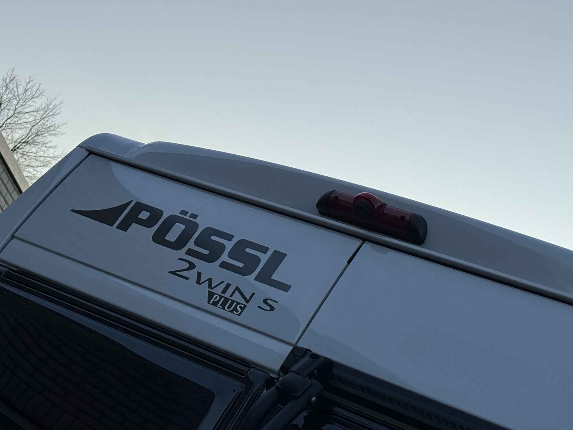 Pössl 2Win S Plus 600 D-Line 180 pk AUTOMAAT 9-Traps Euro6 Fiat Ducato **Slechts 6 meter/Groot dwarsbed/4 zitplaatsen/Luifel/Zonnepane - 53/69