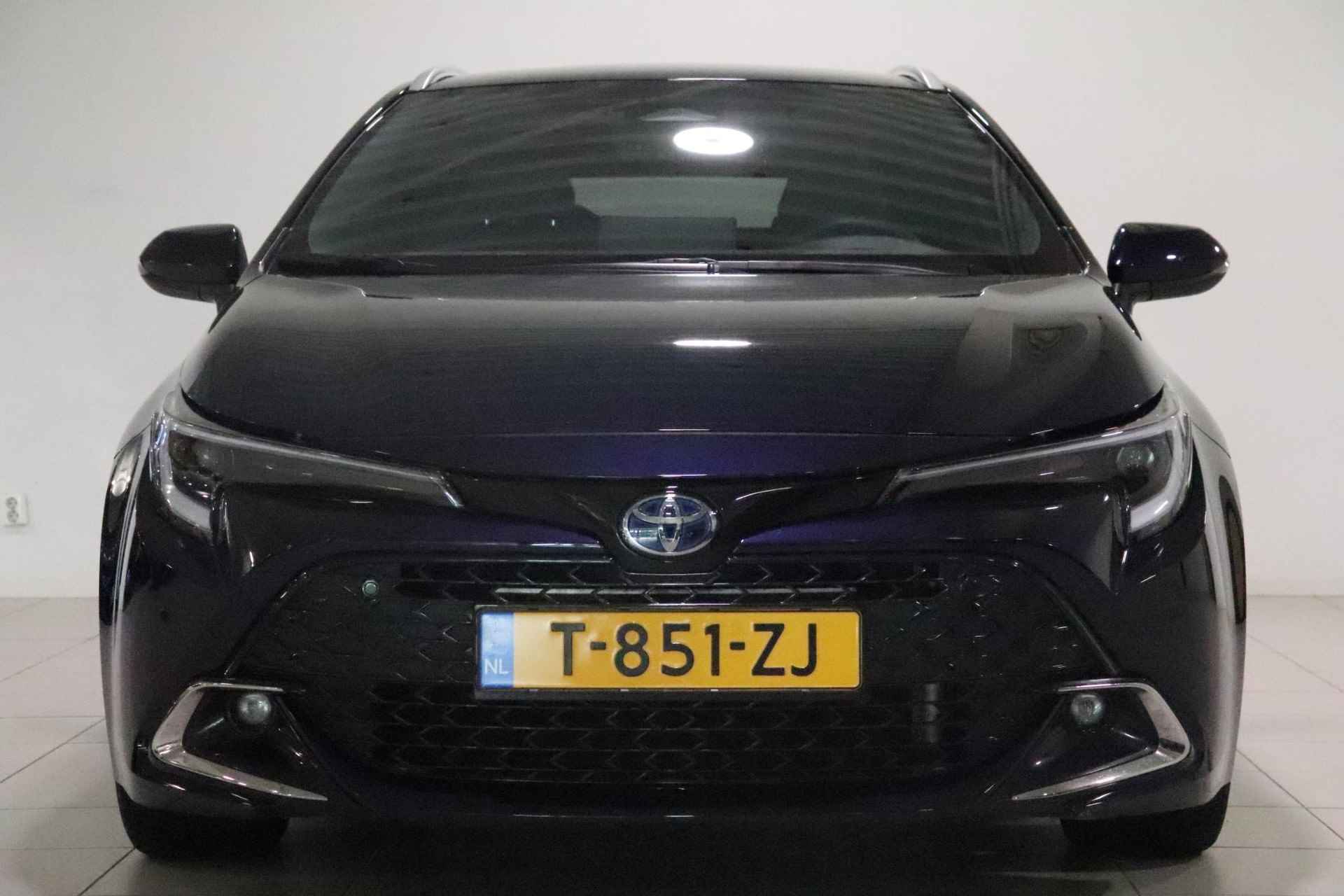 Toyota Corolla Touring Sports 1.8 Hybrid First Edition, NAVI, 1e Eigenaar, Camera, Draadloos opladen, Apple Carplay / Android Auto! - 6/38