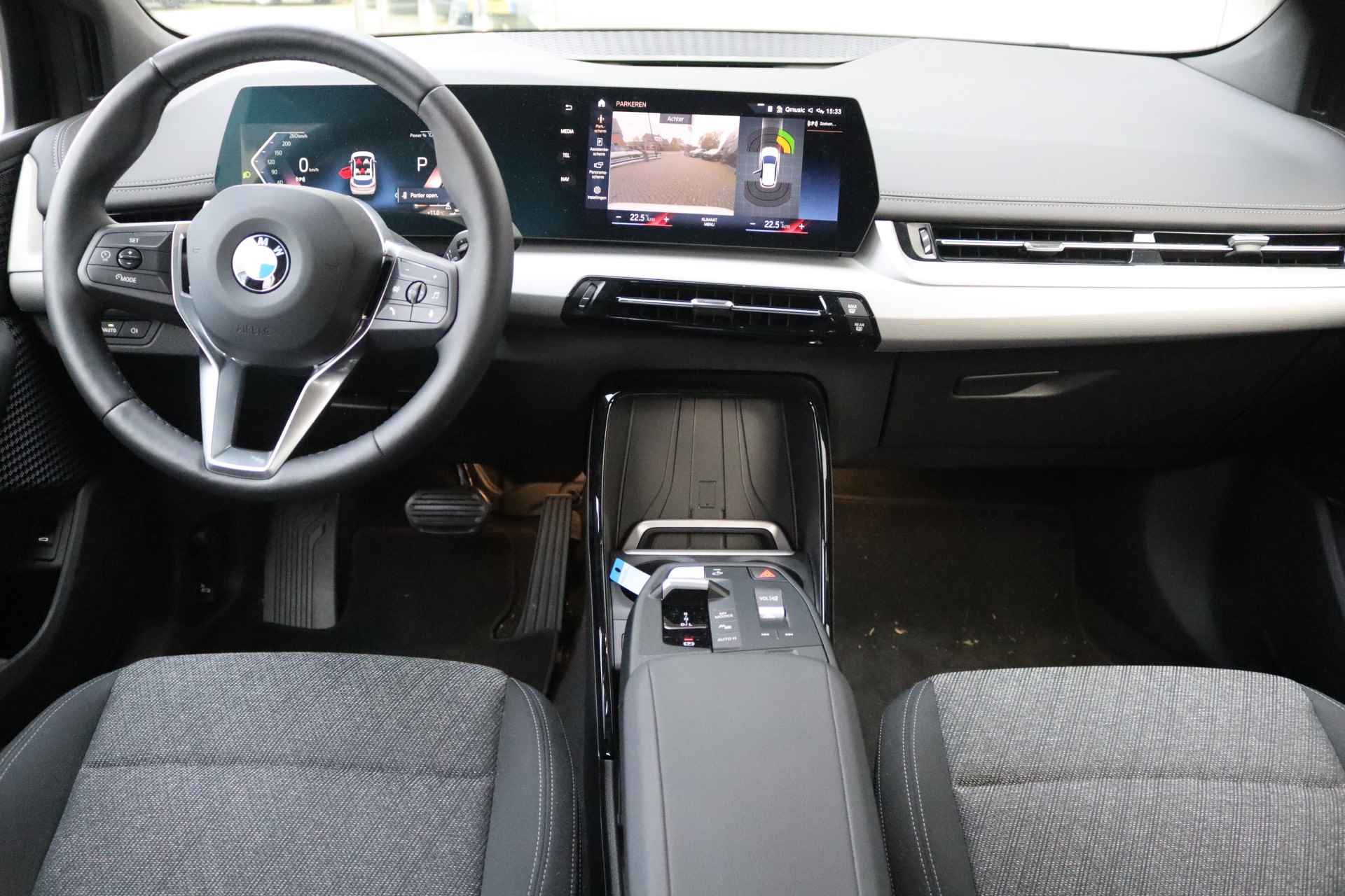 BMW 2 Serie Active Tourer 220i Hybrid Navigatie/19-Inch/Camera/Parkeerhulp/Full-LED - 6/32
