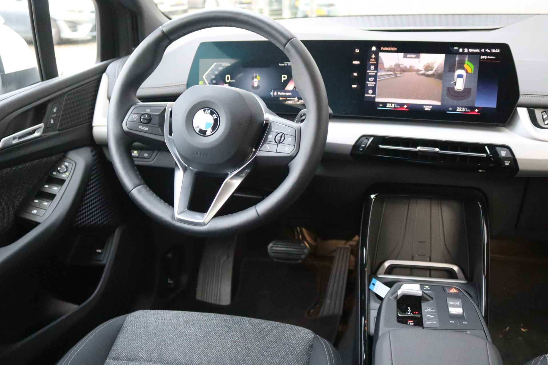 BMW 2 Serie Active Tourer 220i Hybrid Navigatie/19-Inch/Camera/Parkeerhulp/Full-LED - 15/32