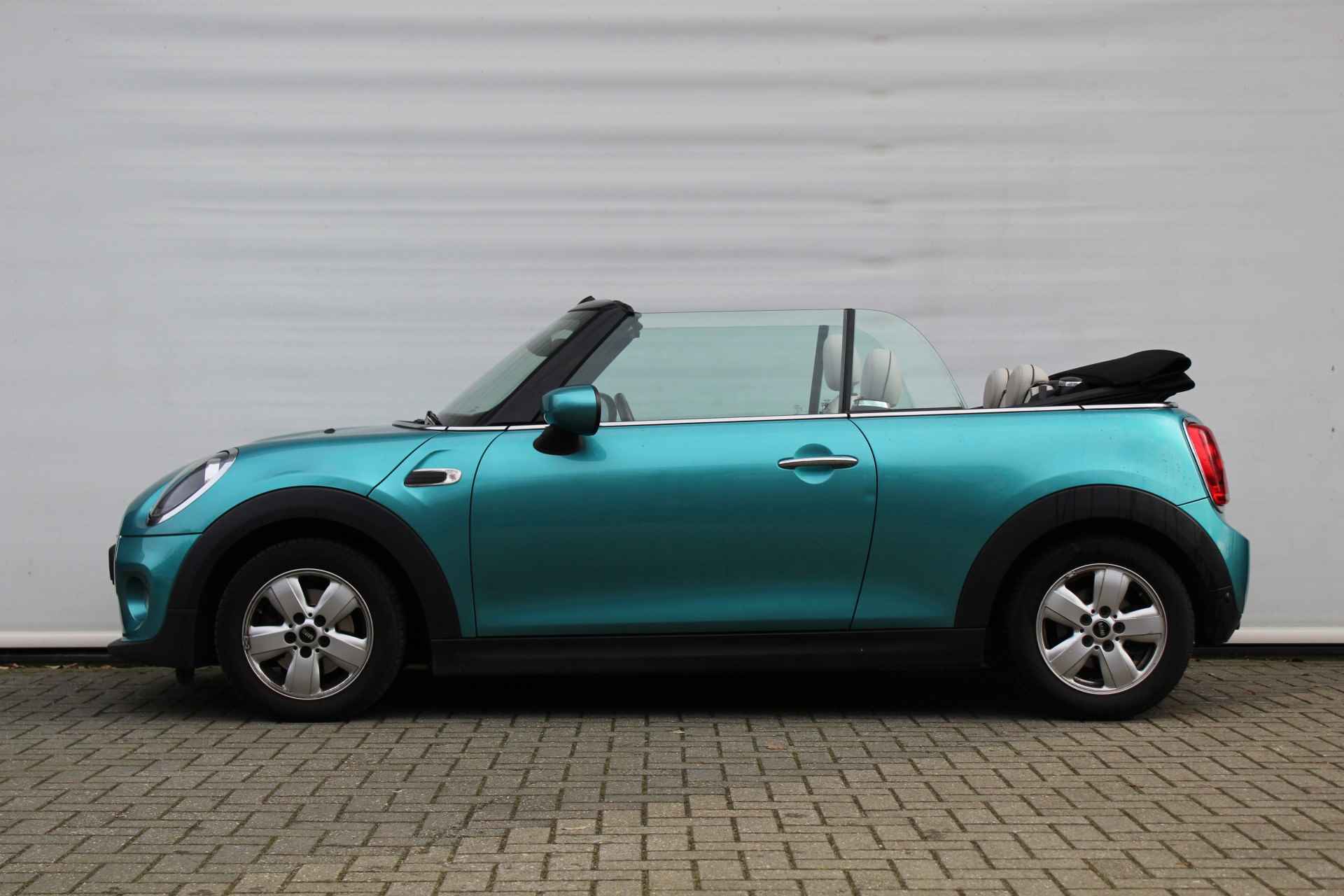 MINI Cabrio One / Comfortstoelen / Apple CarPlay / Navigatie / Cruise Control / Airconditioning / Leder - 8/29