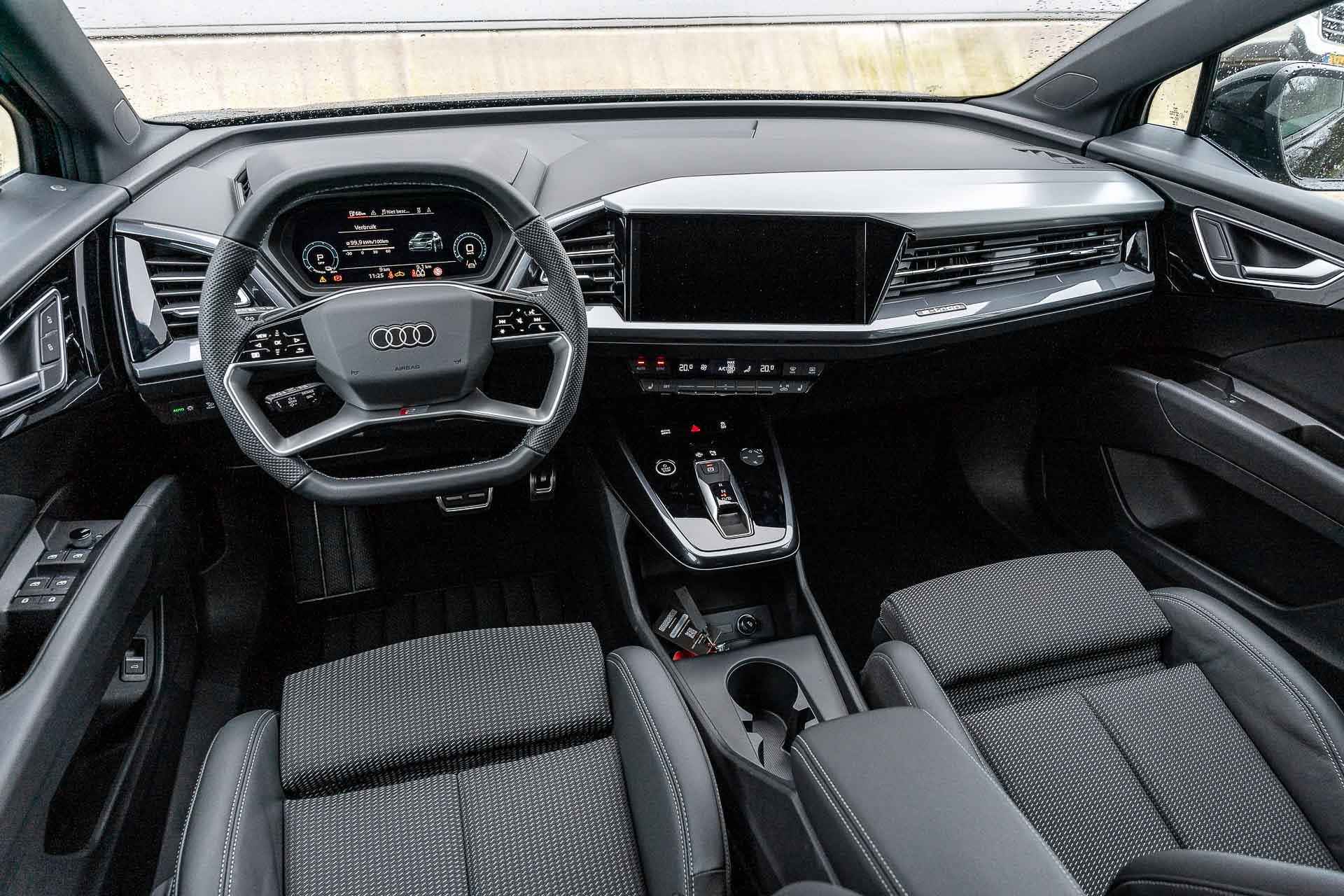 Audi Q4 e-tron 45 286pk S Edition 82 kWh | Assistentie Pakket Plus | Achteruitrijcamera - 30/48