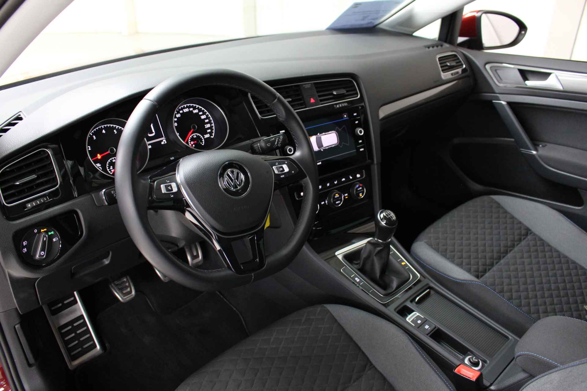 Volkswagen Golf 1.0 TSI Comfortline Join Navigatie | Lichtmetalen velgen | Climate Control | Stoelverwarming - 12/23