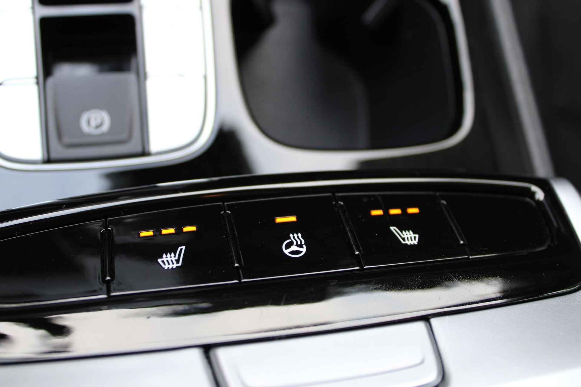 Hyundai Tucson 1.6 T-GDI 150 PK Automaat MHEV i-Motion | Adaptieve Cruise Control | Climate Control | Apple Carplay | DAB | 18 Inch Lichtmetalen Velgen | Stoelverwarming | Stuurwielverwarming - 26/27
