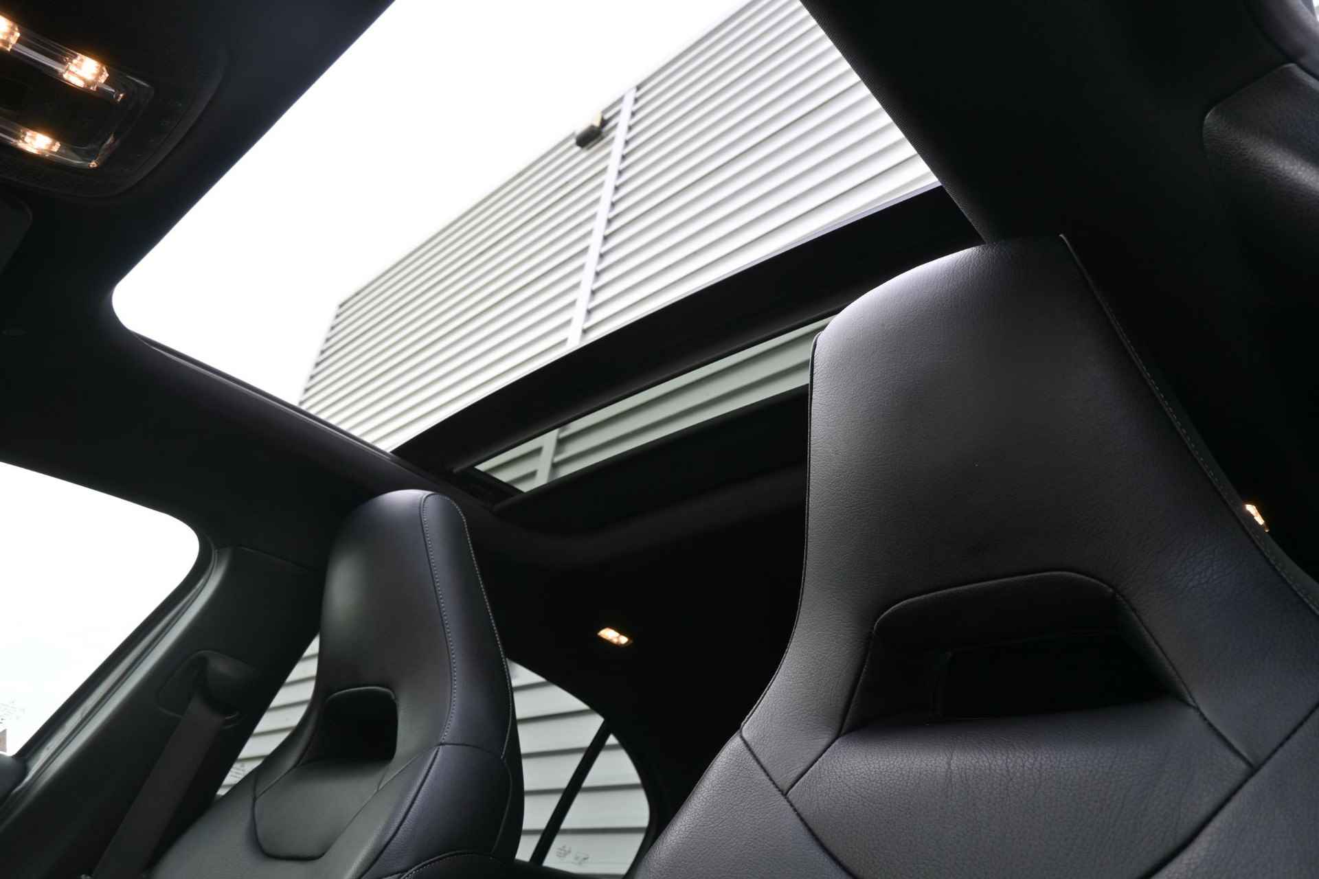 Mercedes-Benz A-klasse 220 d Premium Plus | Navigatie | Wide Screen | Lederen bekleding | Stoelverwarming | BOMVOL!! - 11/33