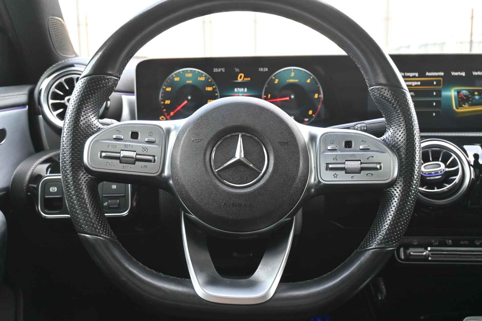 Mercedes-Benz A-klasse 220 d Premium Plus | Navigatie | Wide Screen | Lederen bekleding | Stoelverwarming | BOMVOL!! - 13/33