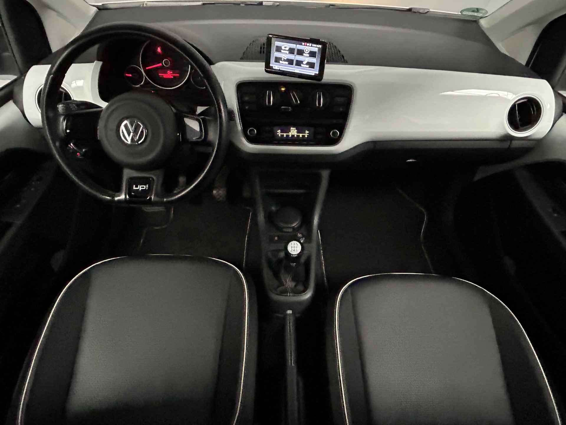 Volkswagen up! 1.0 high up! White Up 75pk|Leder|Navi|Cruise|PDC - 8/30