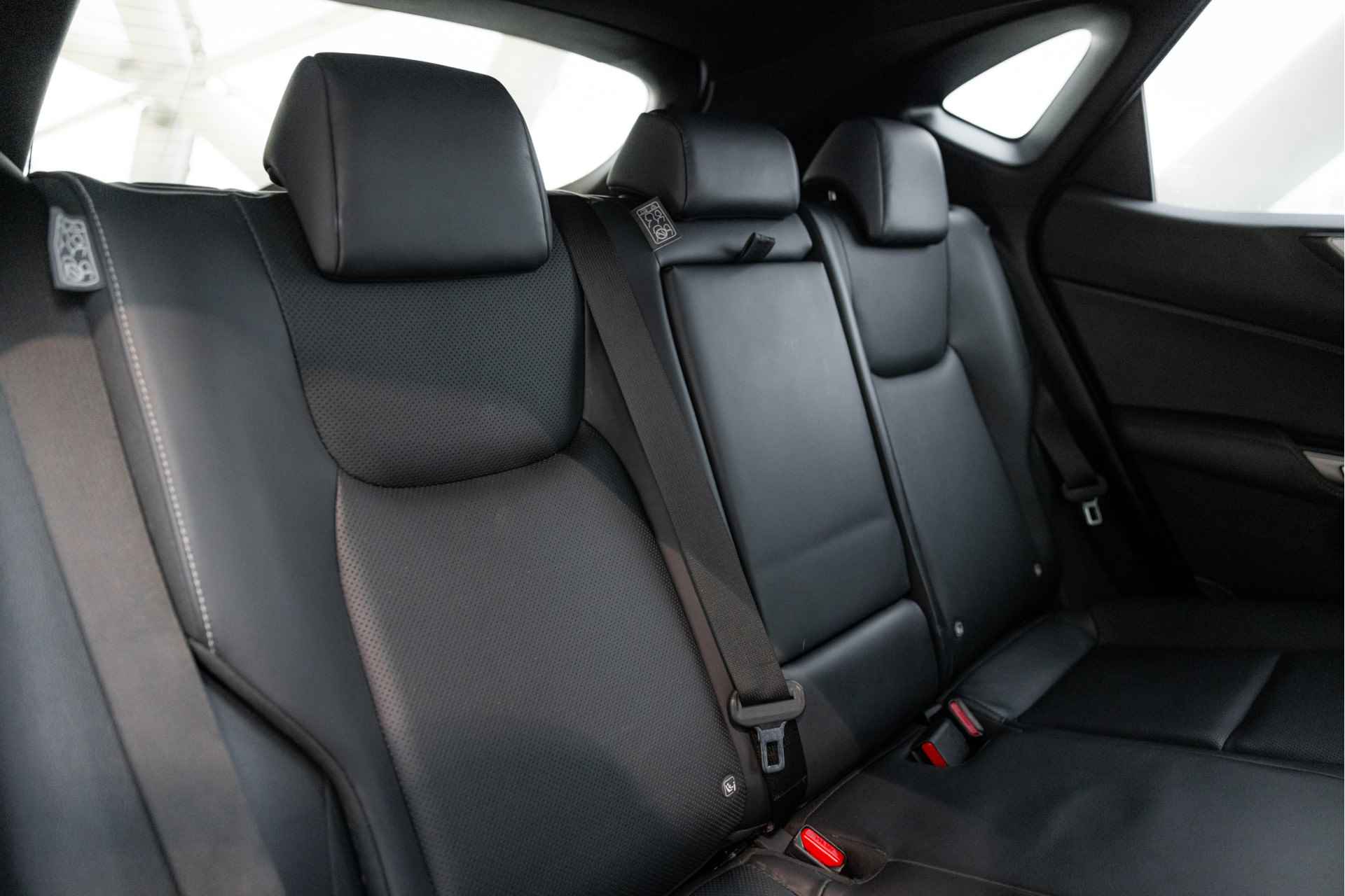 Lexus NX 450h+ AWD F Sport Line | Apple Carplay | Stoelverwarming & verkoeling | Panoramic View | - 26/58