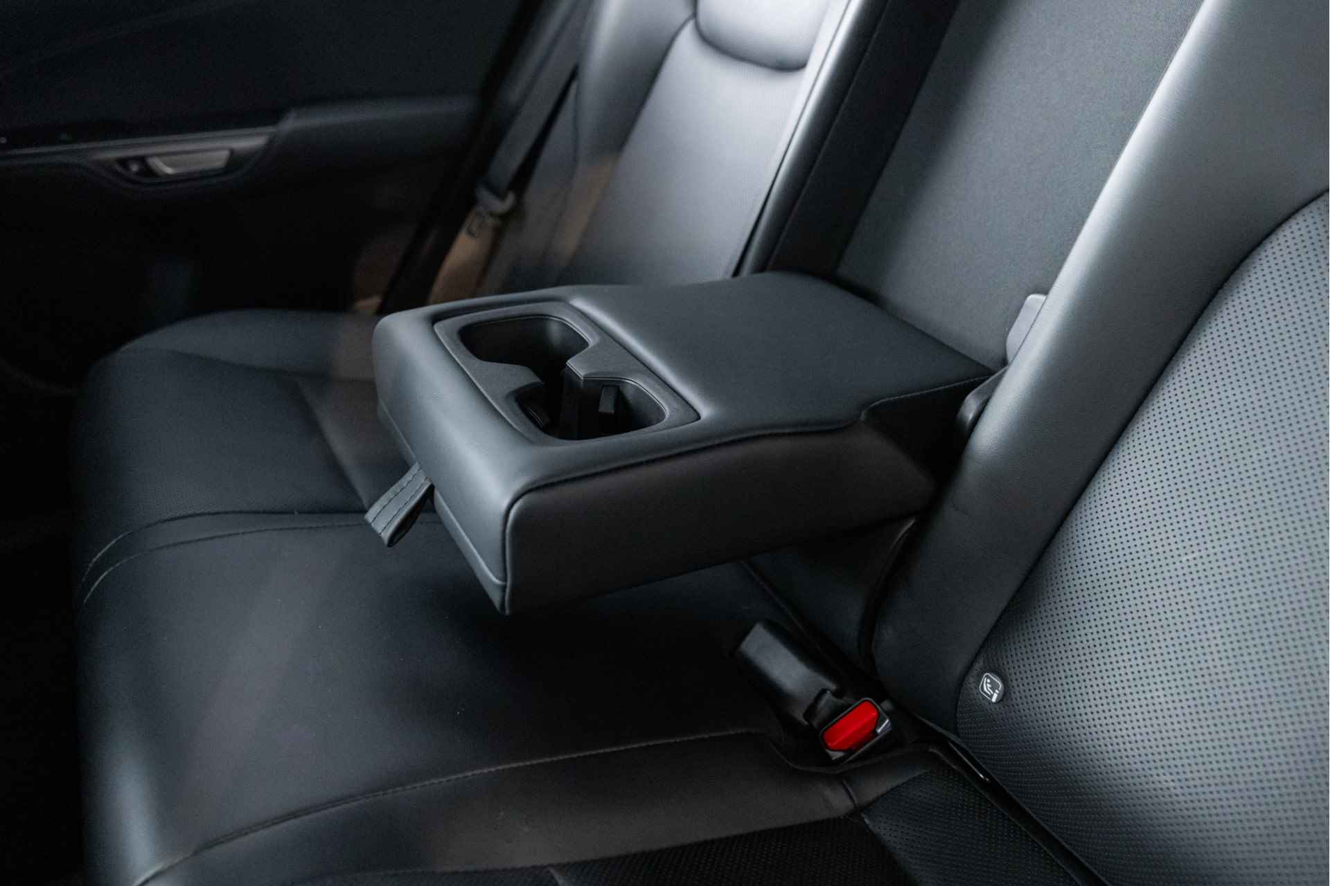 Lexus NX 450h+ AWD F Sport Line | Apple Carplay | Stoelverwarming & verkoeling | Panoramic View | - 30/58