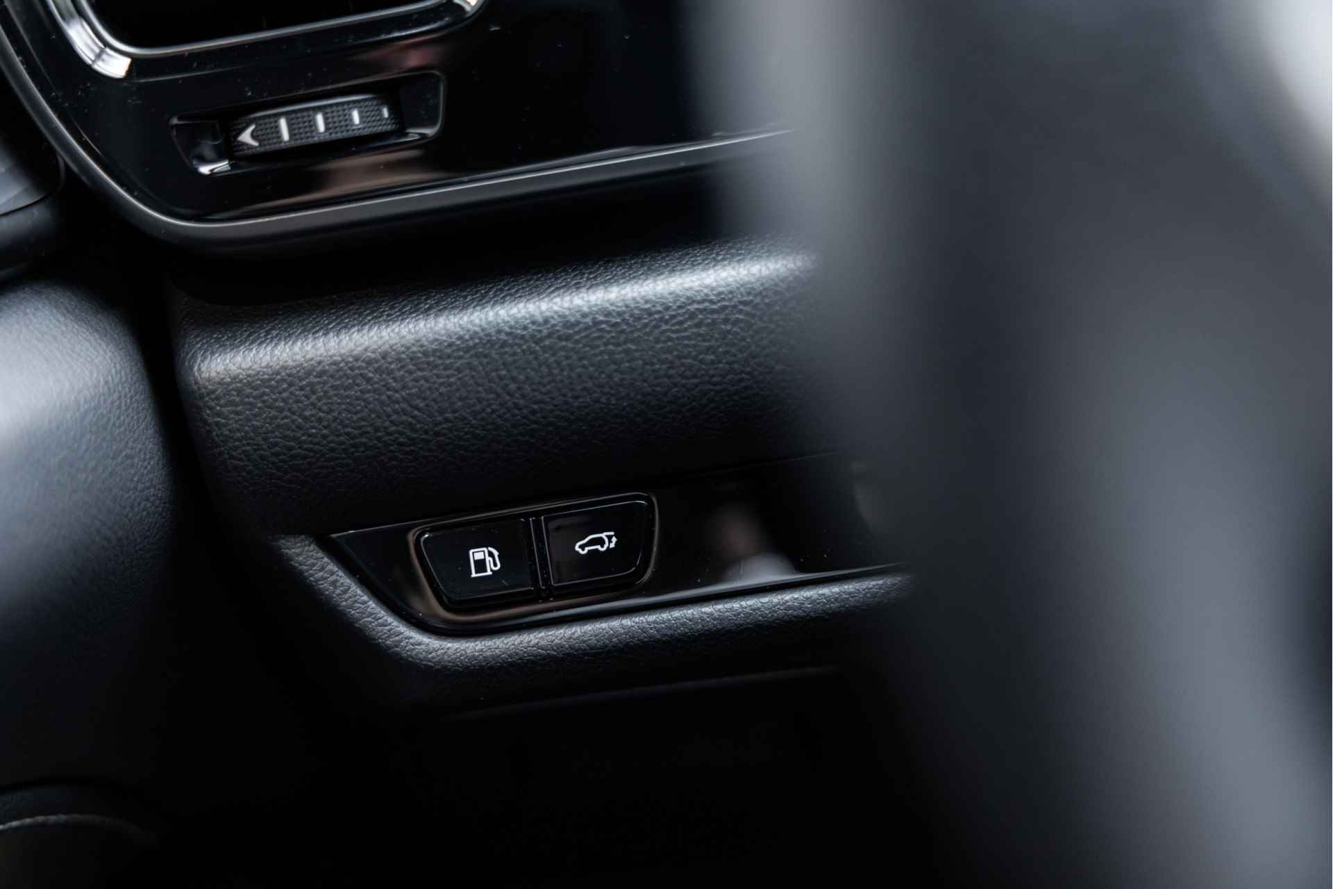 Lexus NX 450h+ AWD F Sport Line | Apple Carplay | Stoelverwarming & verkoeling | Panoramic View | - 35/58