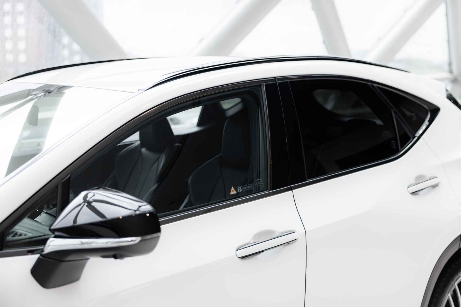 Lexus NX 450h+ AWD F Sport Line | Apple Carplay | Stoelverwarming & verkoeling | Panoramic View | - 42/58