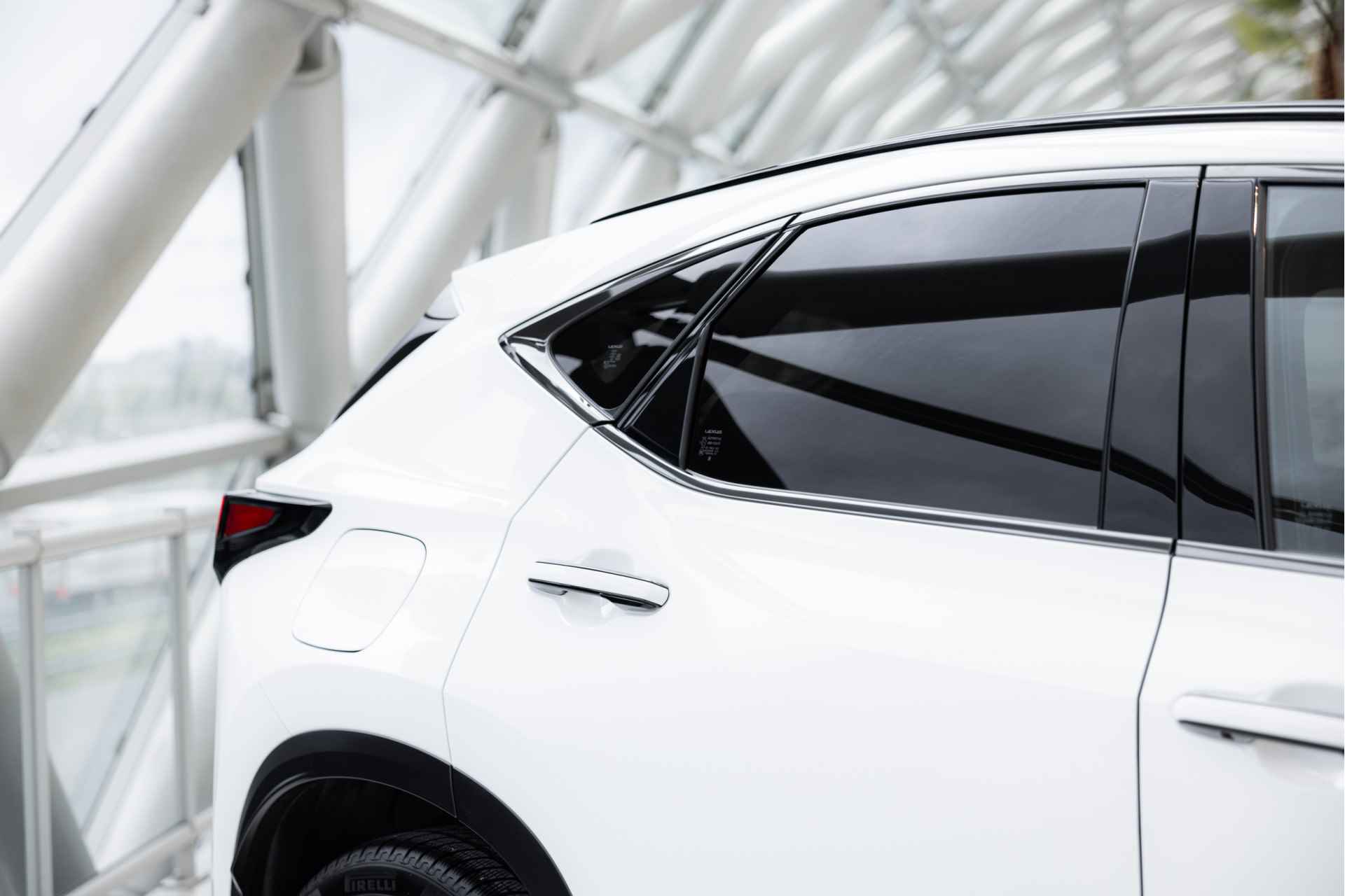 Lexus NX 450h+ AWD F Sport Line | Apple Carplay | Stoelverwarming & verkoeling | Panoramic View | - 52/58