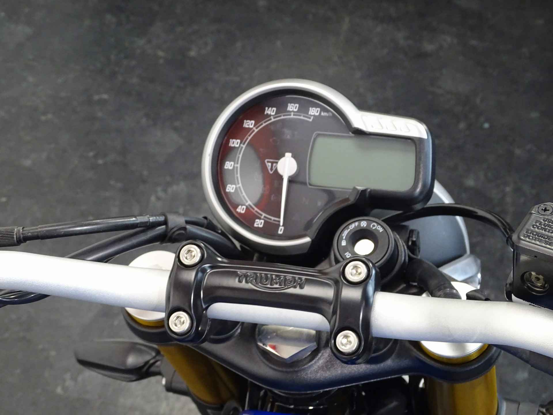 Triumph SPEED 400 - 9/10