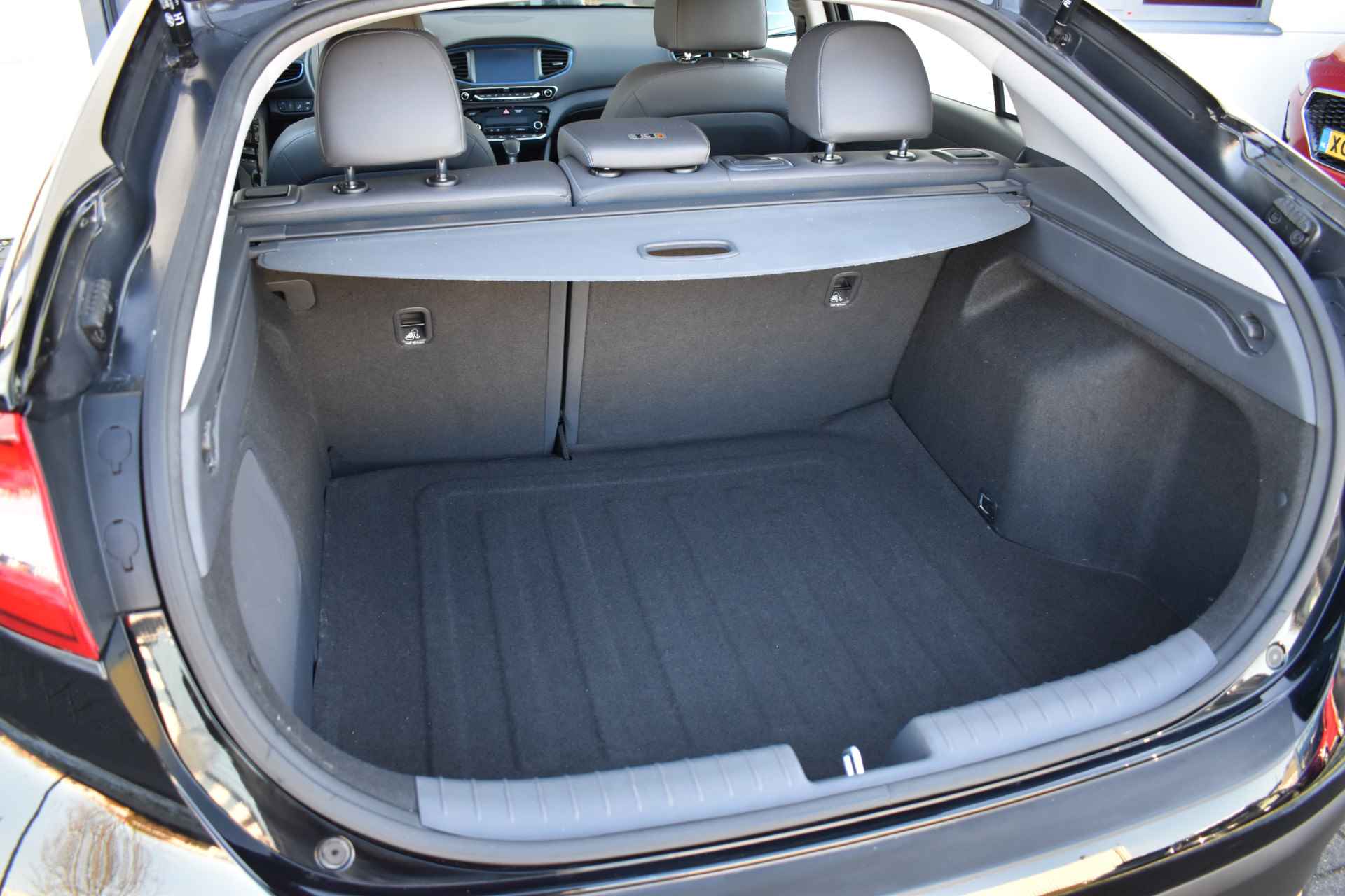 Hyundai IONIQ 1.6 GDi Premium | automaat | lederen bekleding | schuifdak - 11/31