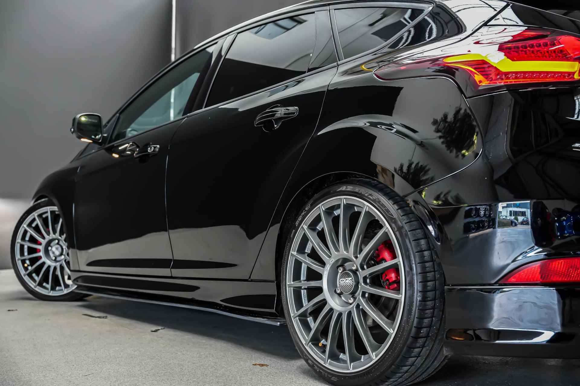 Ford Focus ST-2 2.0 312pk Performance pack |stage 3 312 pk|BullX|O.Z Racing 19"|short shifter|RS voorbumper en spoiler|ST-suspensions|Bi-xenon|stoelverwarming| - 11/28