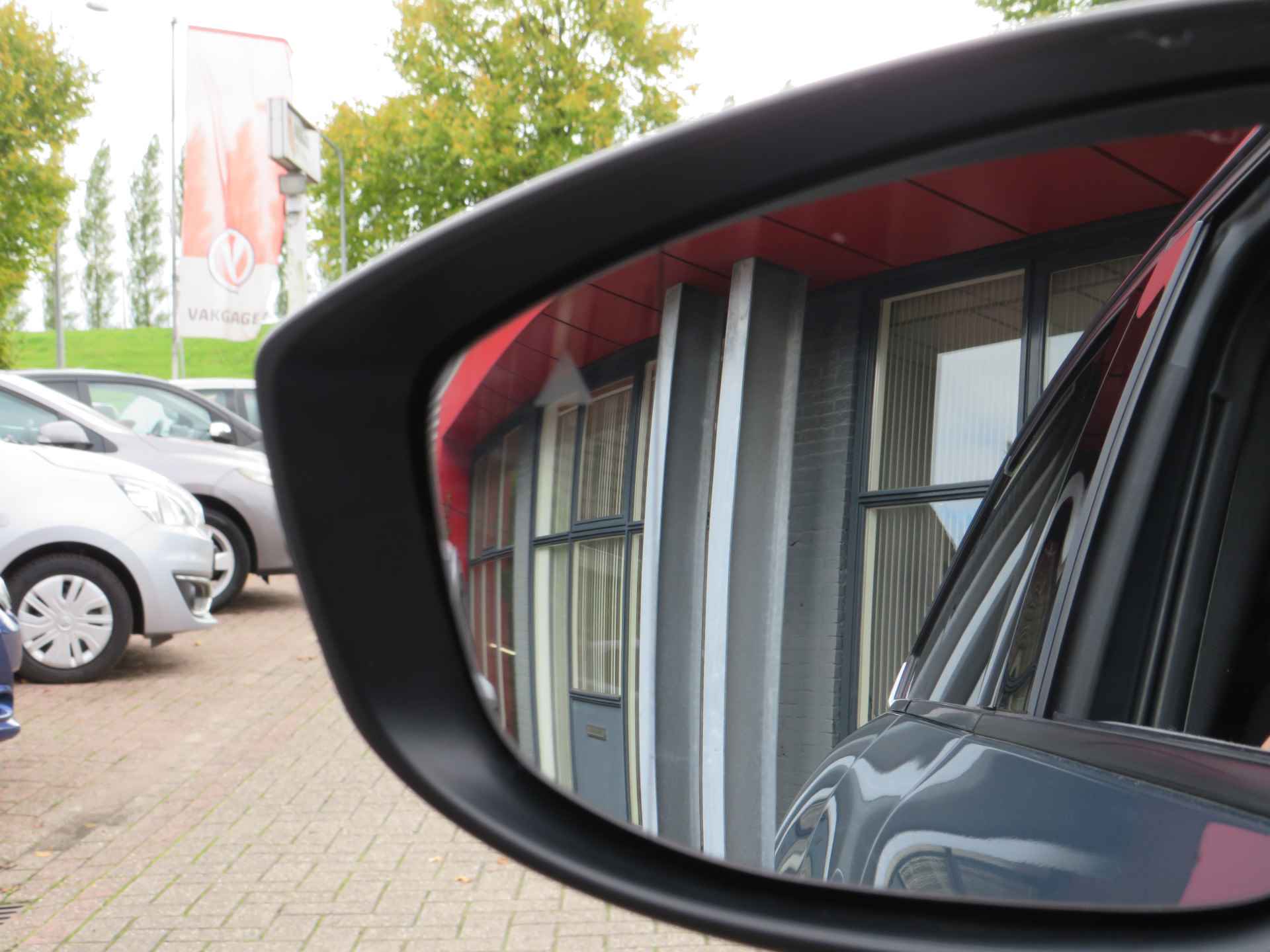 Mazda MX-30 E-SkyActiv 145 Advantage 36 kWh Na subsidie€ 17.900,- | Clima-Airco | Android Auto | Parkeercamera | Incl. BOVAG Garantie | Adapt. Cruise Control | DAB+ | Heads Up Display | - 44/48