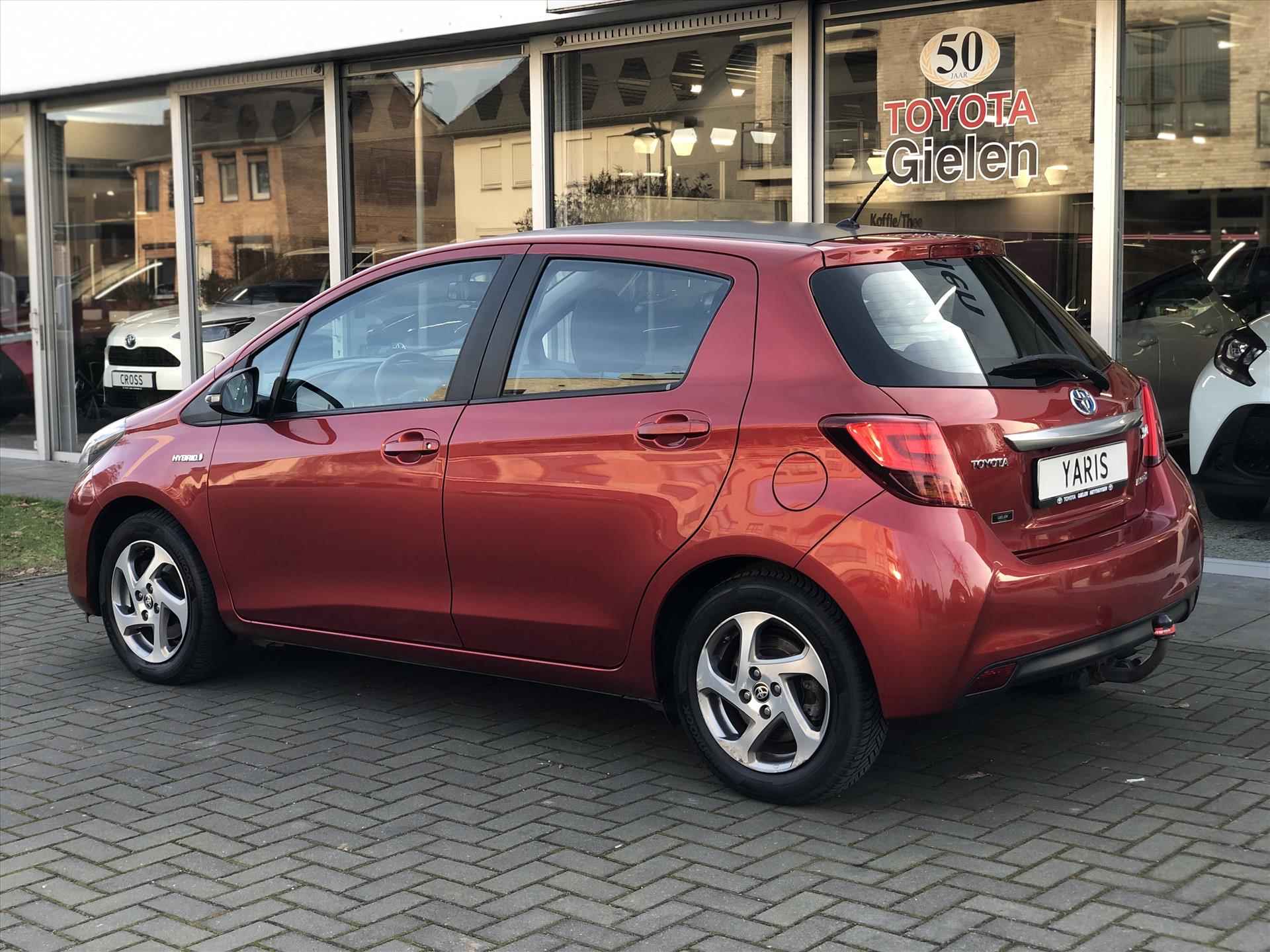 TOYOTA Yaris 1.5 Full Hybrid Lease | Navigatie, Trekhaak, Parkeercamera, Cruise control, Lichtmetalen velgen, Climate control - 4/32