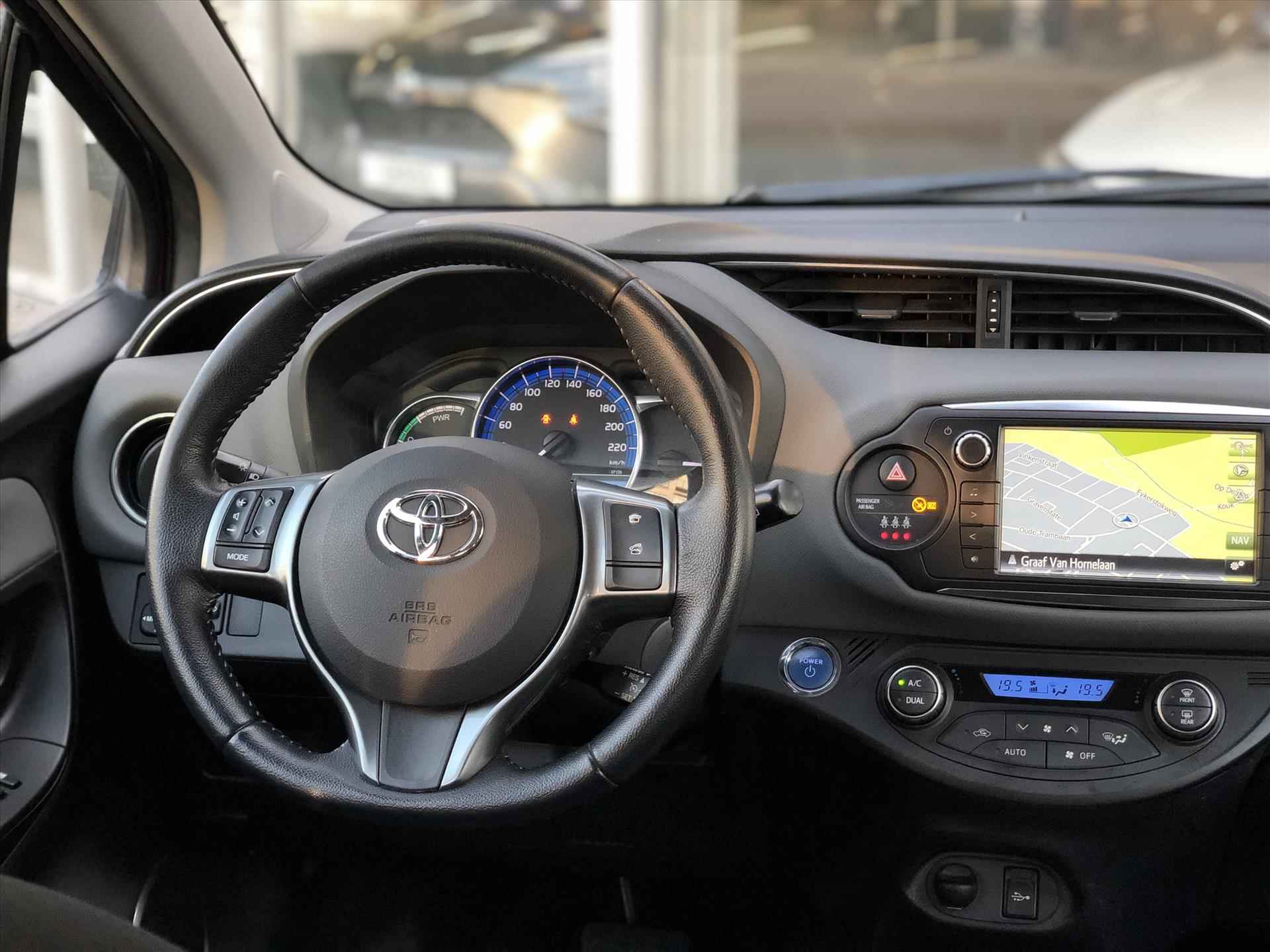 TOYOTA Yaris 1.5 Full Hybrid Lease | Navigatie, Trekhaak, Parkeercamera, Cruise control, Lichtmetalen velgen, Climate control - 11/32