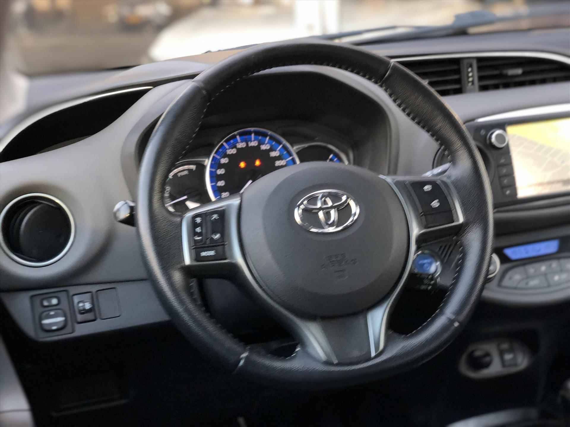 TOYOTA Yaris 1.5 Full Hybrid Lease | Navigatie, Trekhaak, Parkeercamera, Cruise control, Lichtmetalen velgen, Climate control - 12/32