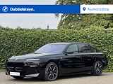 BMW 7 Serie 740d xDrive | M-Sport Pro | Kristal koplamp. | B&W | Panorama. Sky Lounge | Act. Steering | Trekhaak | Park. + Driv. Prof. | Stoelen multifunct. + massage + stoelvent. voor/achter | Gelaagd glas