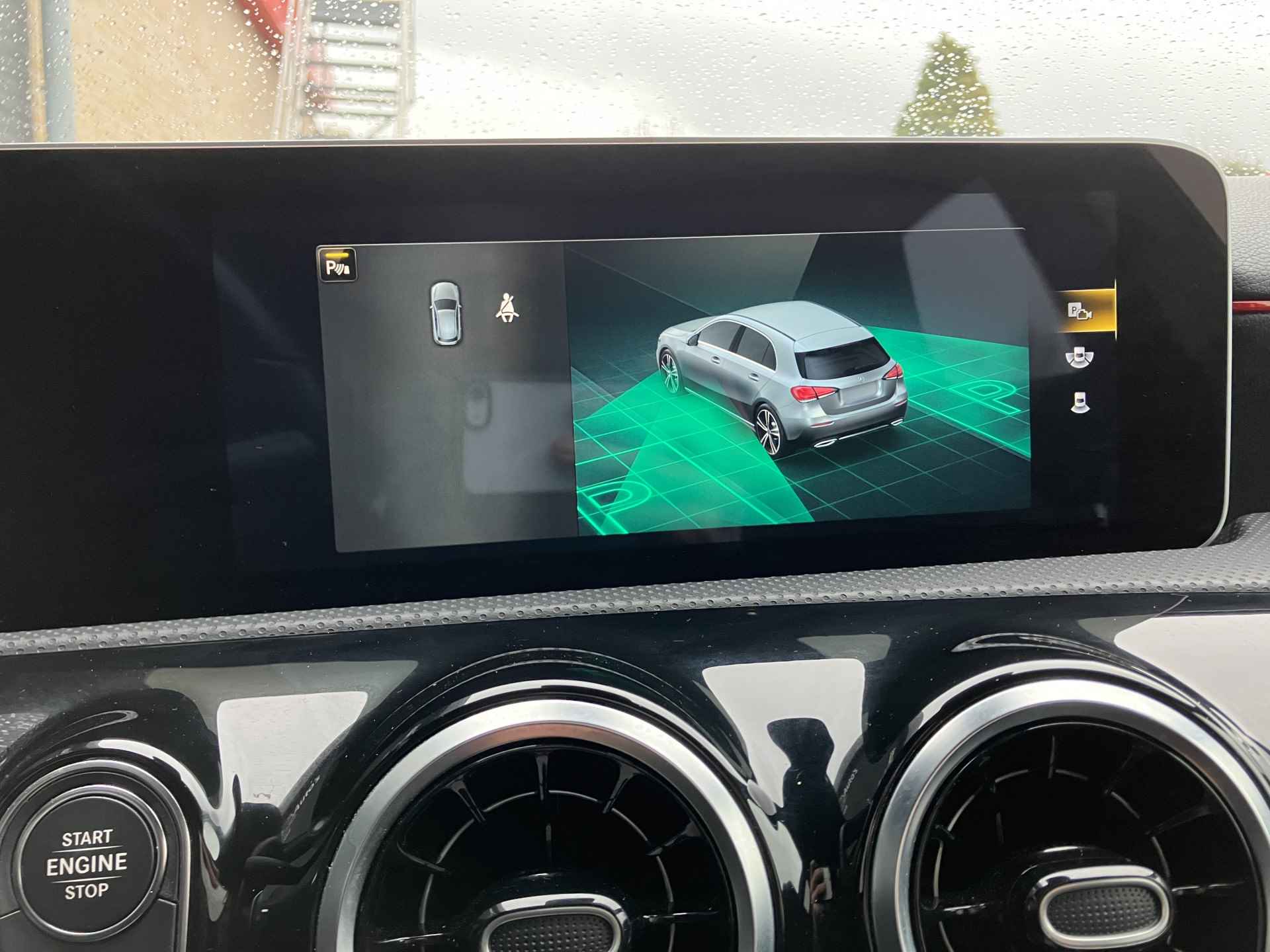 Mercedes-Benz A-Klasse 180 Business Solution AMG AUT. | 1e eigenaar | dealer onderhouden | apple carplay | camera | navigatie - 25/38