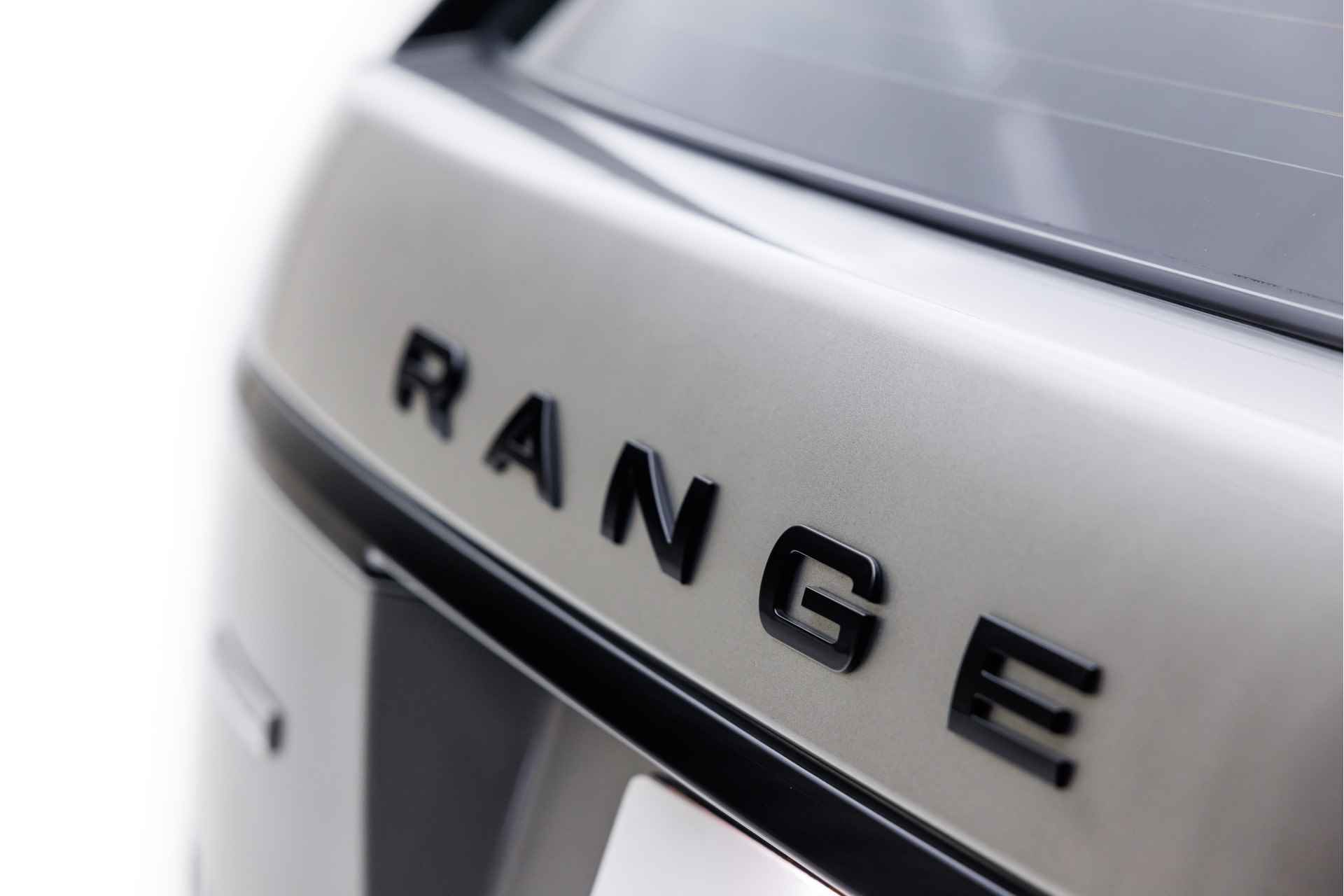 Land Rover Range Rover P400e Autobiography AWD | Drive Pro Pack | 21 Inch | Black Pack | Head-up | Pixel Laser LED Koplampen - 31/43