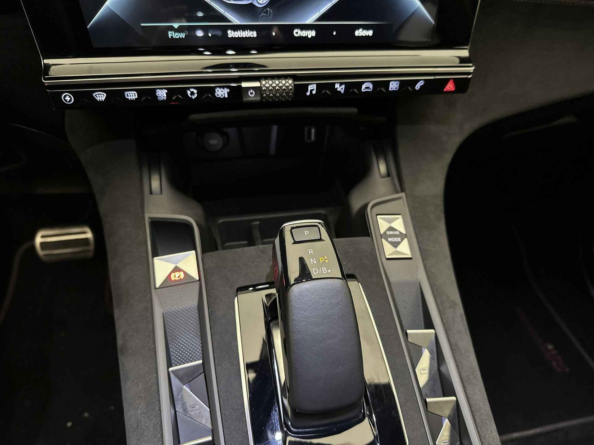 DS 7 Crossback SUV E-Tense Performance Line 225 pk Automaat | Navigatie | Achteruitrijcamera | Parkeersensoren Achter | Alcantara Bekleding | Keyless Start | Xenon Koplampen | Adaptief Demping Systeem | Climate Control | Apple Carplay/Android Auto | - 22/33