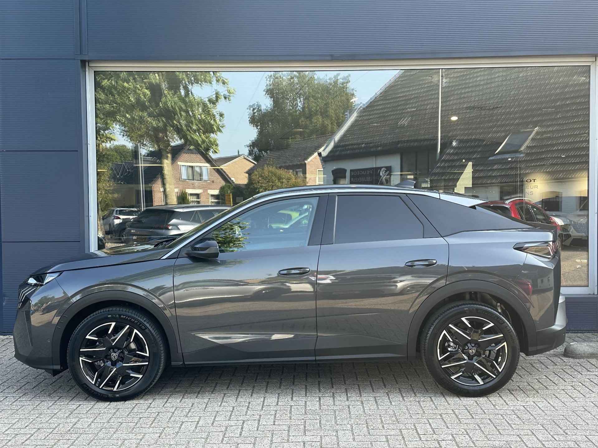 Peugeot 3008 1.2 Hybrid 136 Allure | Nieuwste Model 3008 | Automaat | Panorama Navigatie | AGR Stoel + Stoelverwarming | Draadloze Telefoonlader | Keyless Entry | Climate Control | LED Verlichting | 19 Inch Lichtmetalen Velgen | Camera | Half Lederen bekleding | - 3/58