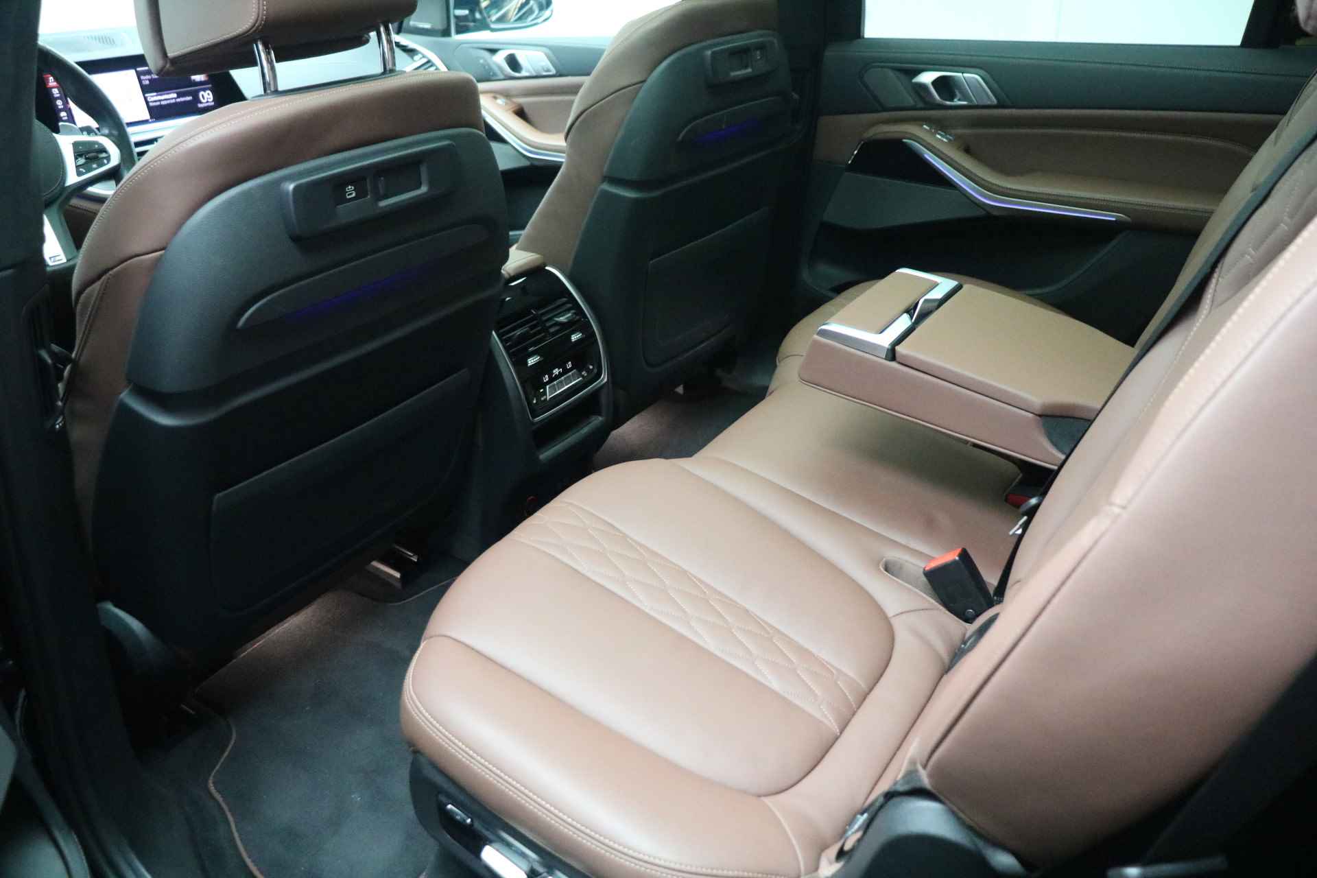 BMW X7 M50d High Executive Automaat / Panoramadak Sky Lounge / Trekhaak / Laserlicht / Active Steering / Stoelventilatie / Driving Assistant Professional / Soft Close / Harman Kardon - 25/30
