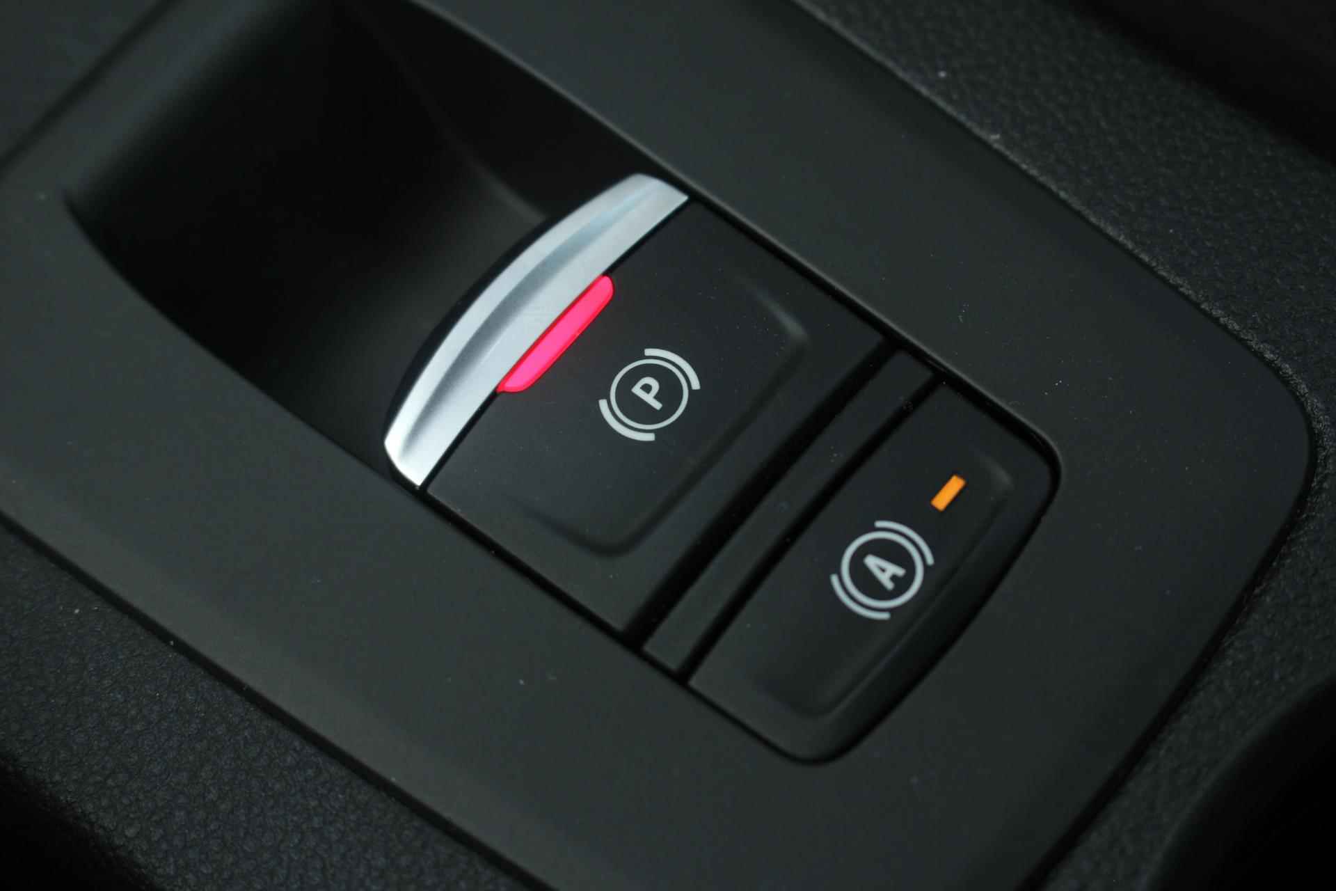 Renault ZOE R135 Iconic 52 kWh | Navigatie | Apple & Android Carplay | Parkeersensoren & Camera | Stoelverwarming & Stuurverwarming | Climate Control | Subsidie Mogelijk !! | - 33/38